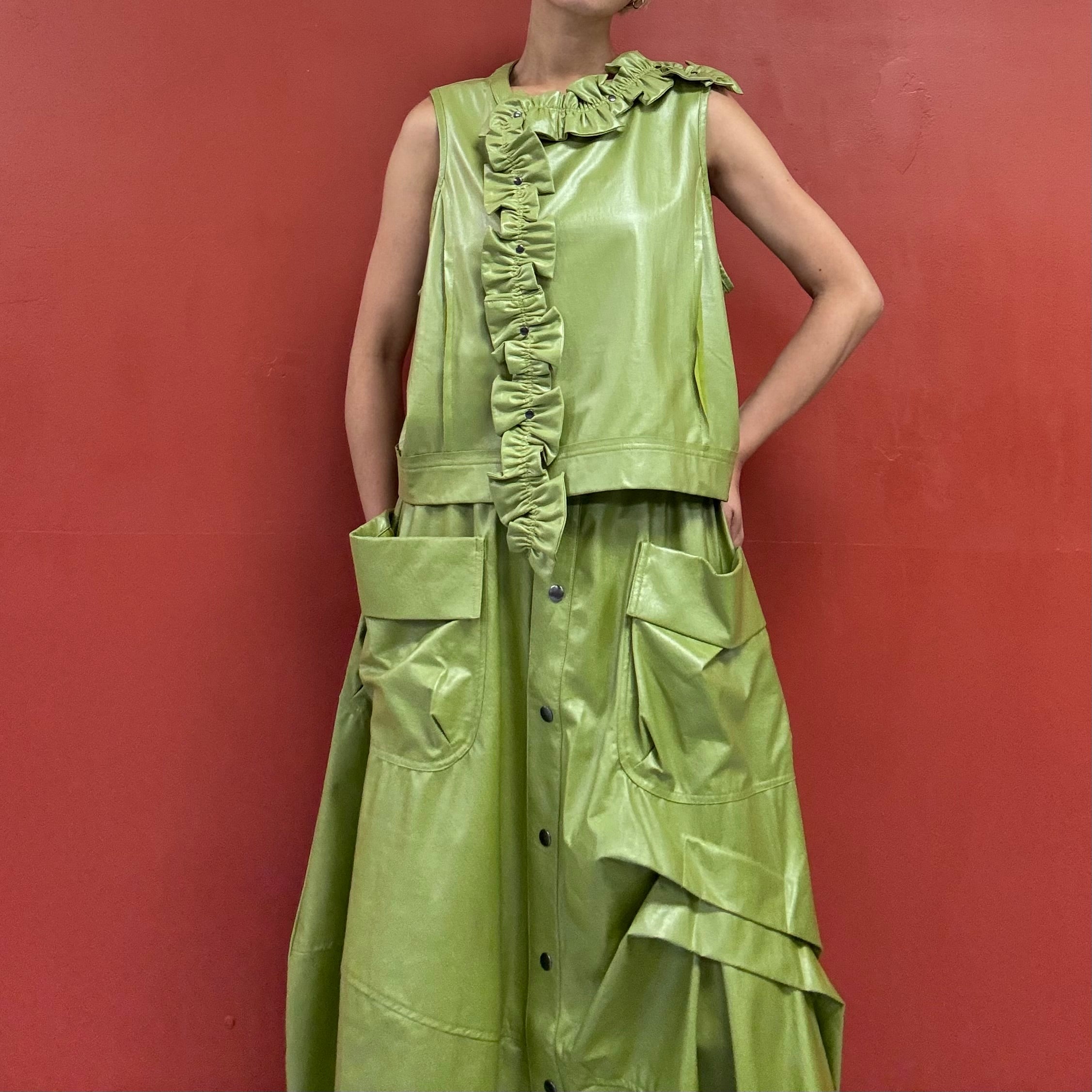 Frill vest(Frill is removable with snap buttons)