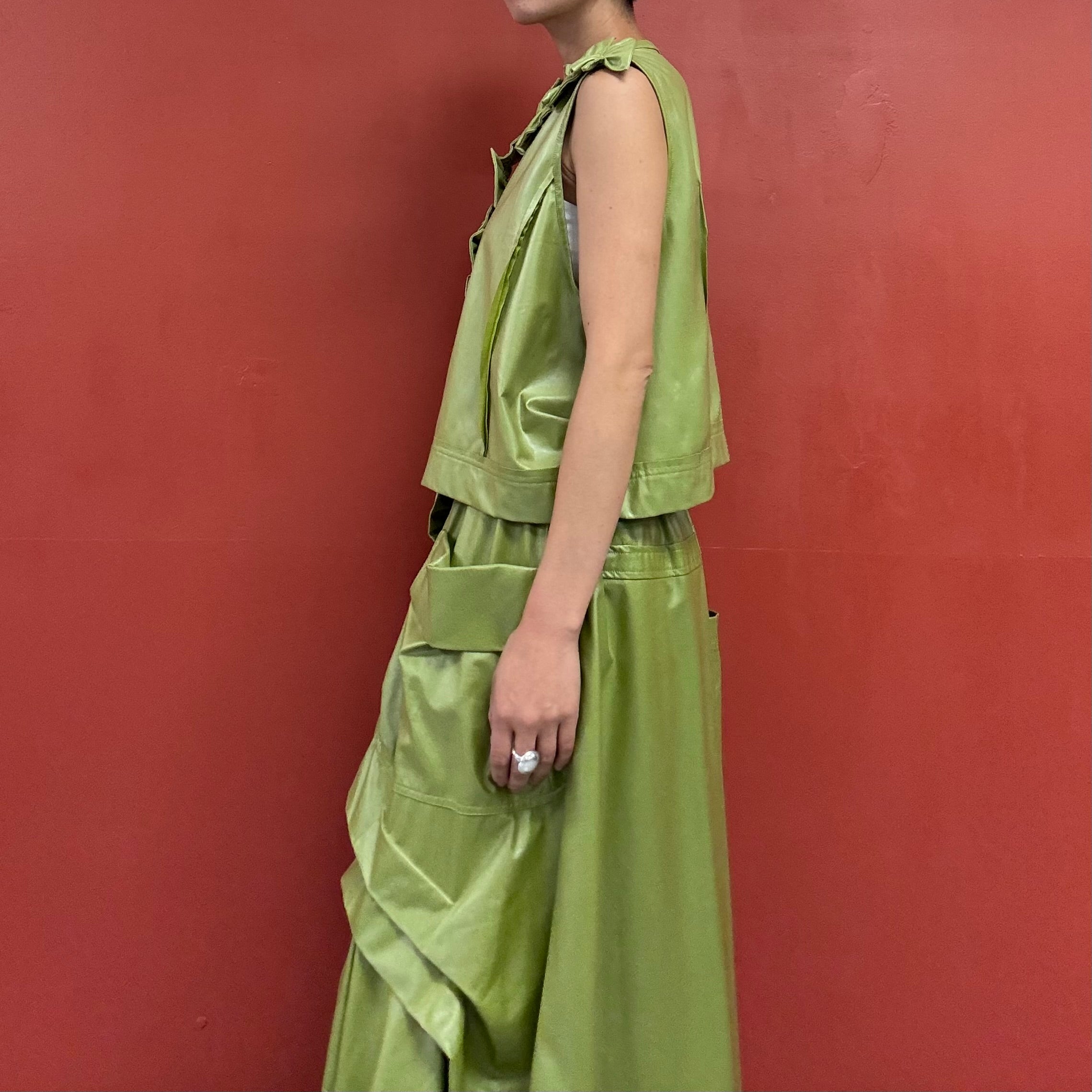 Frill vest(Frill is removable with snap buttons)