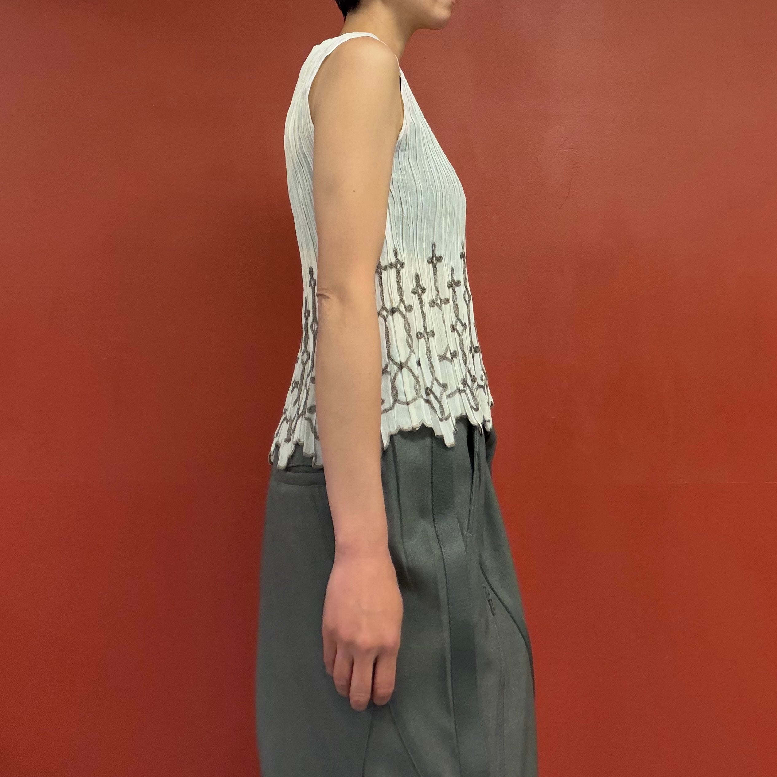 Embroidered pleated Top