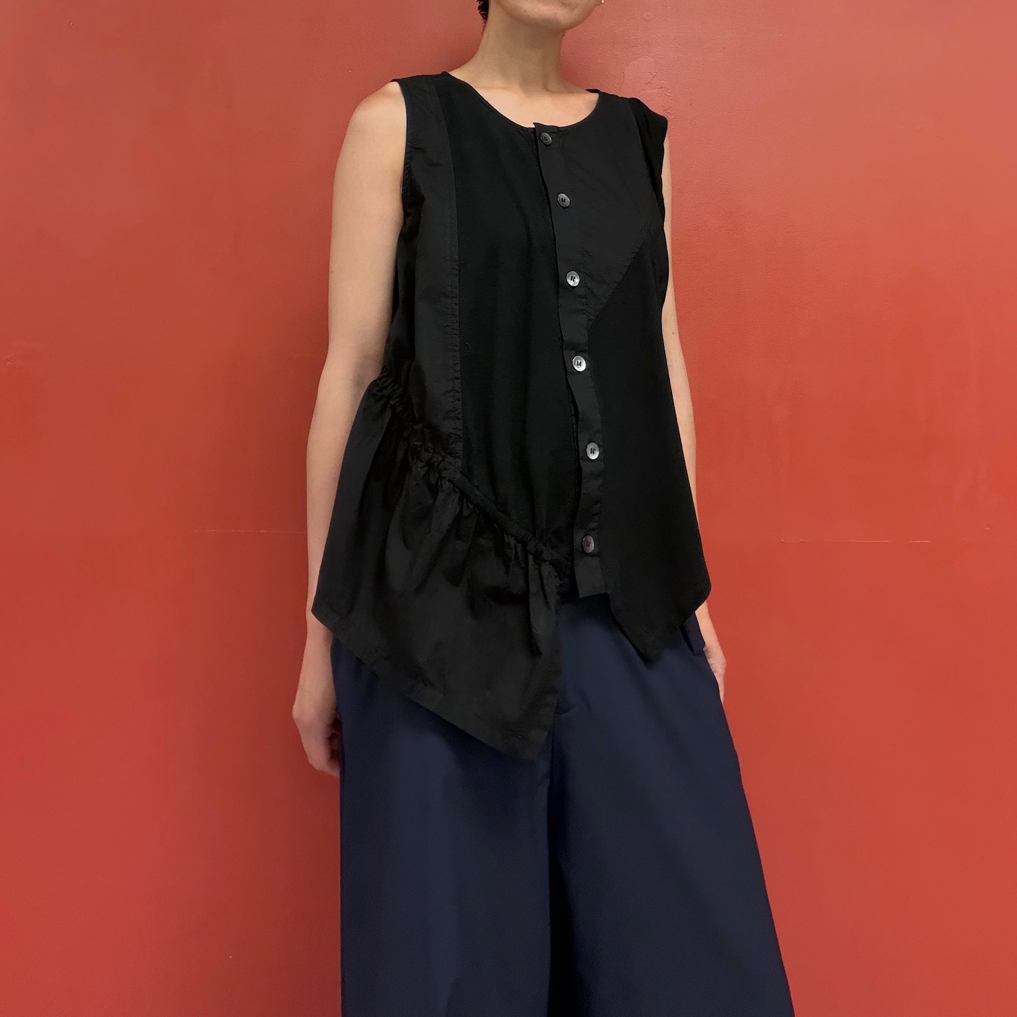 Asymmetrical gather top