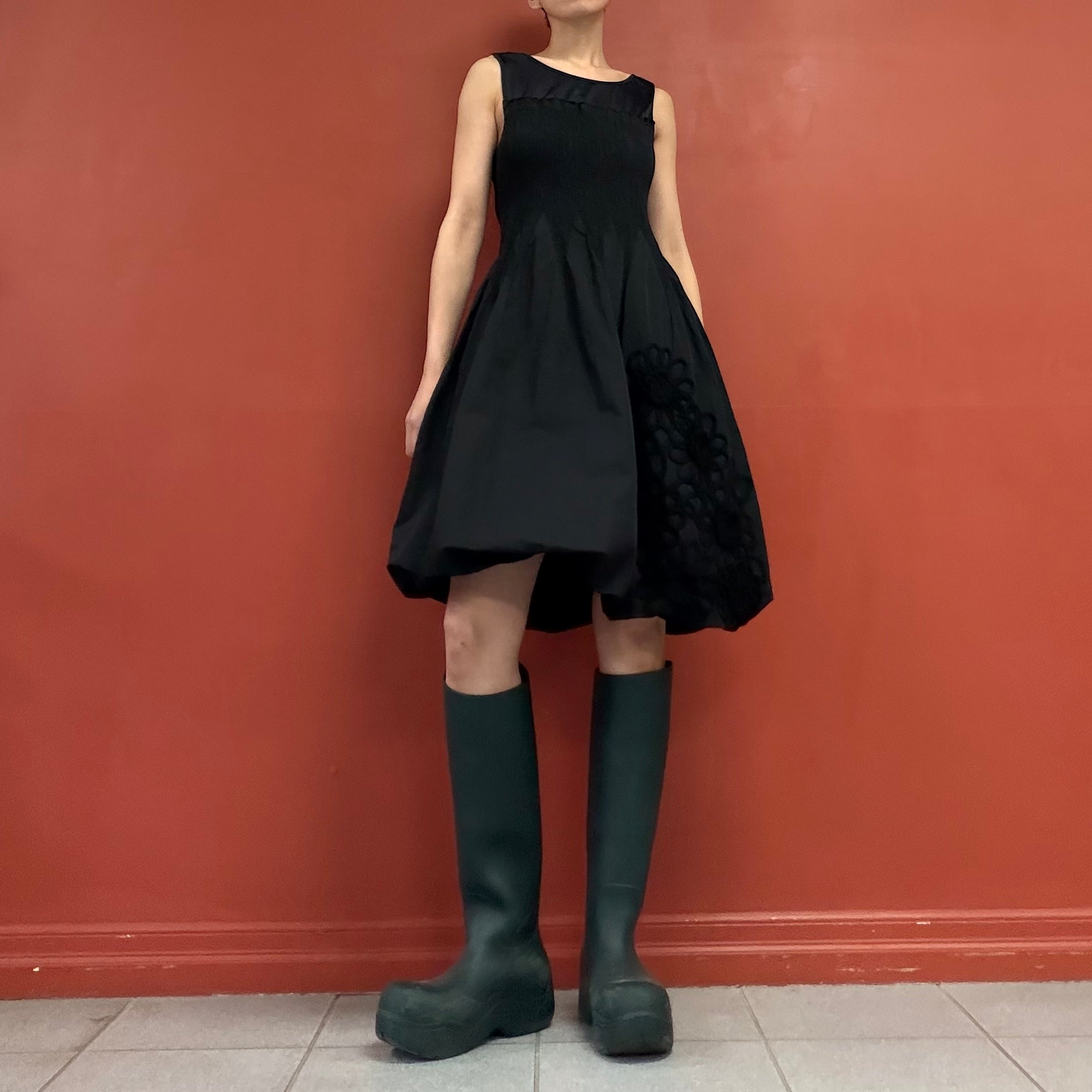 Flower embroidery bubble hem dress