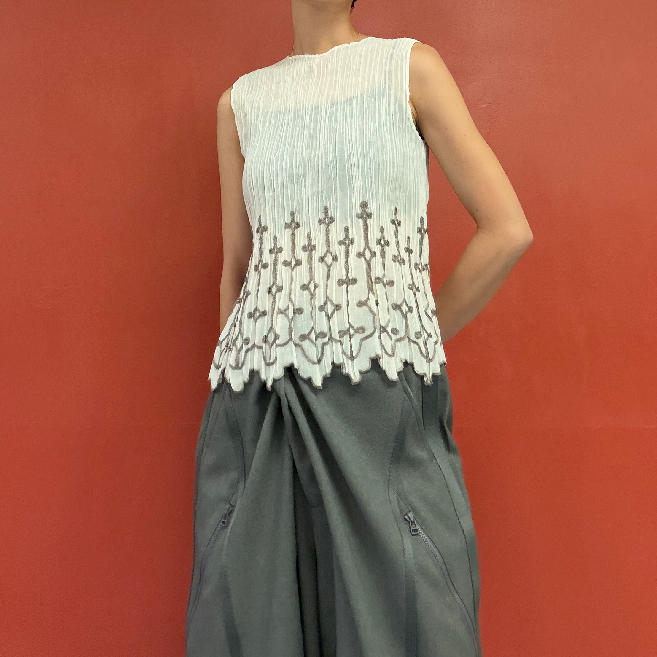 Embroidered pleated Top
