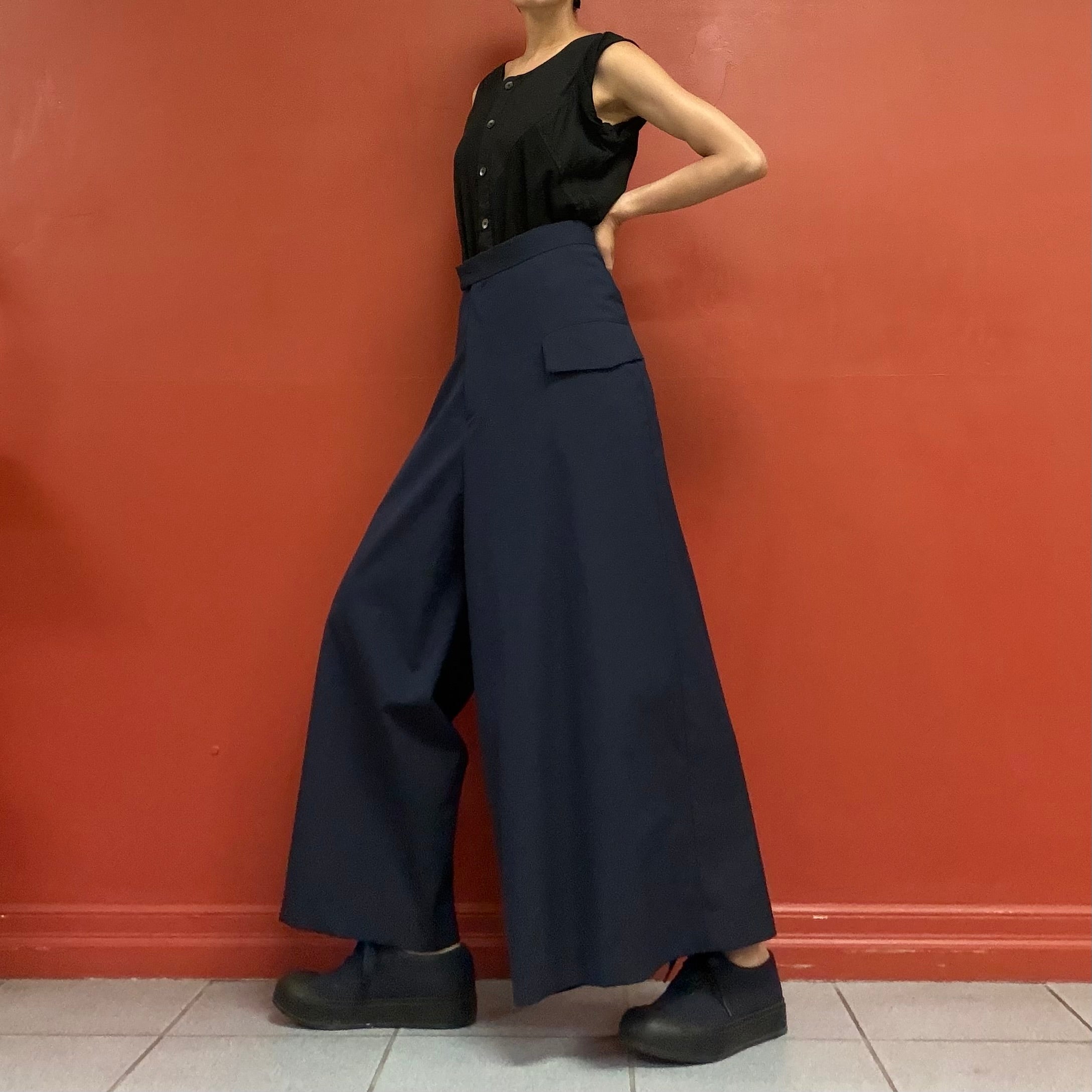 Shifted balance pants