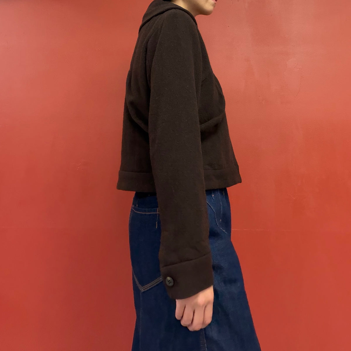 Curved pocket zip jacket
