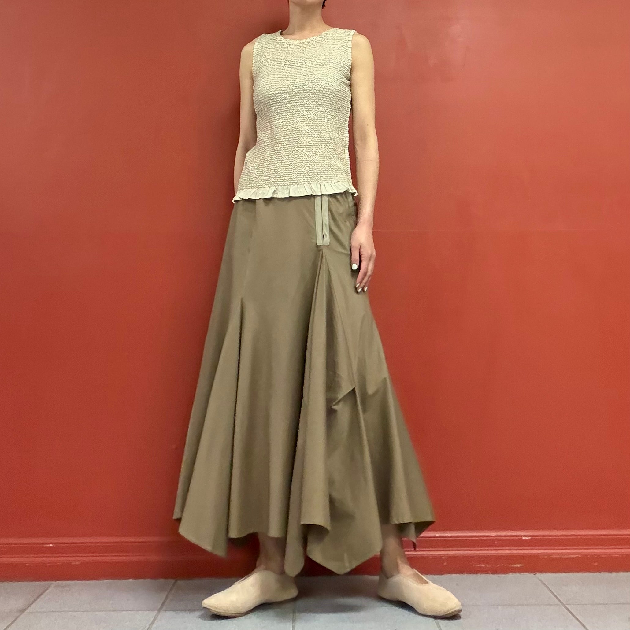 Asymmetrical skirt