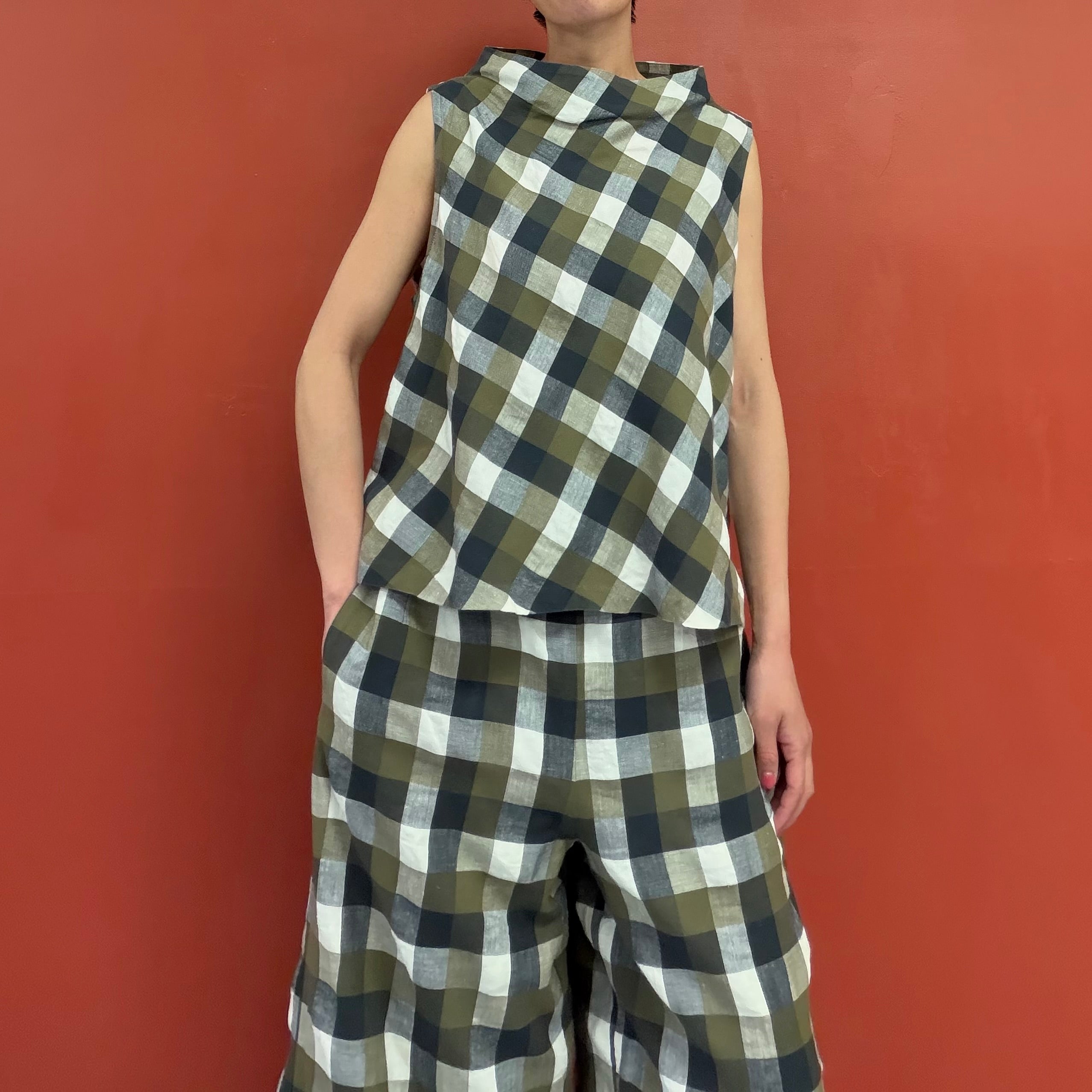 JI U soft check  no sleeves blouse