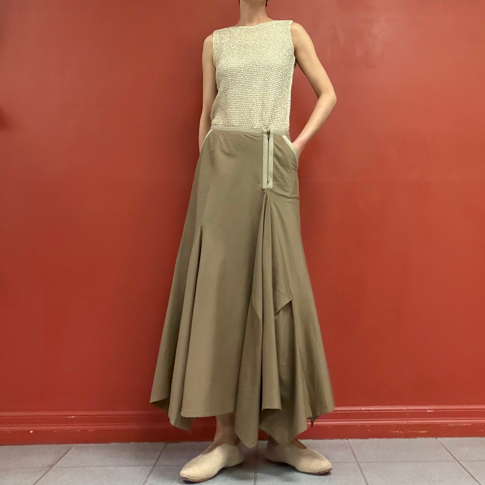Asymmetrical skirt