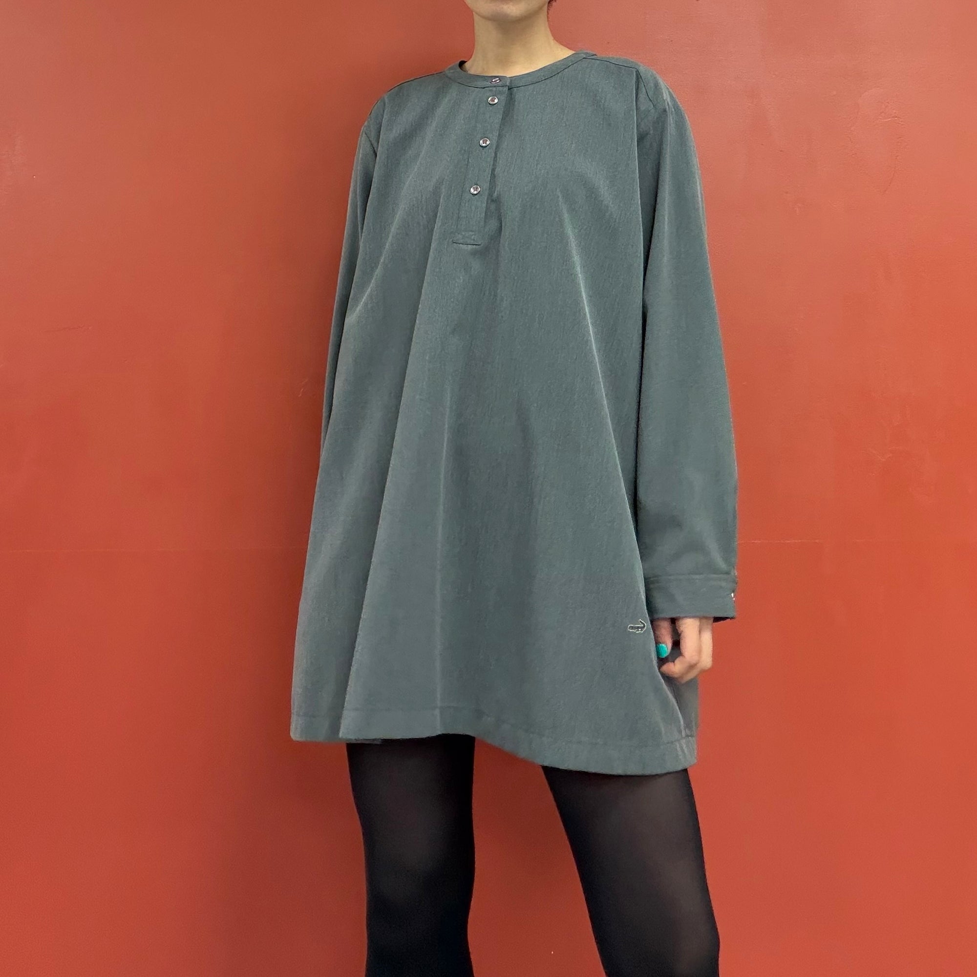 No collar shirt