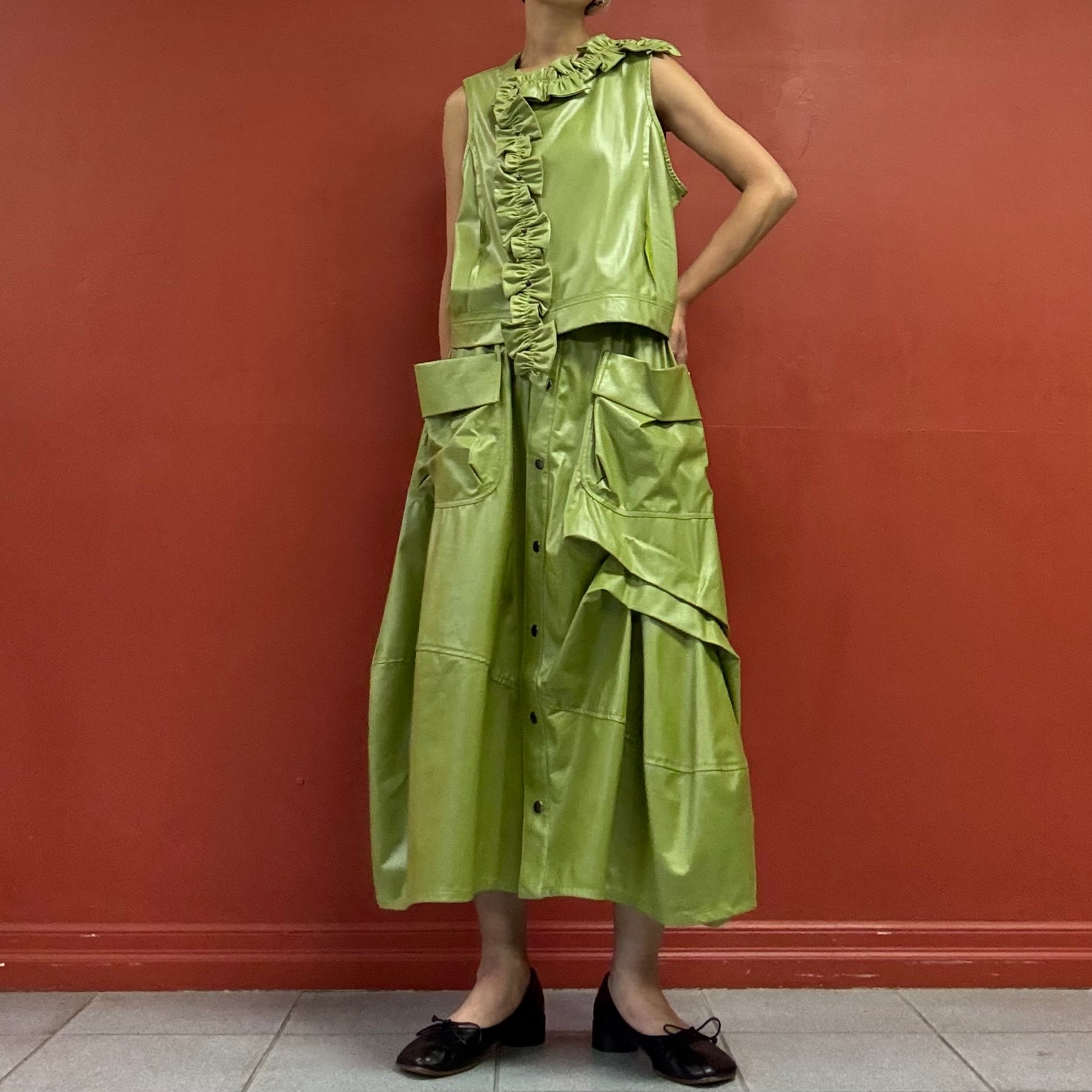 Frill vest(Frill is removable with snap buttons)