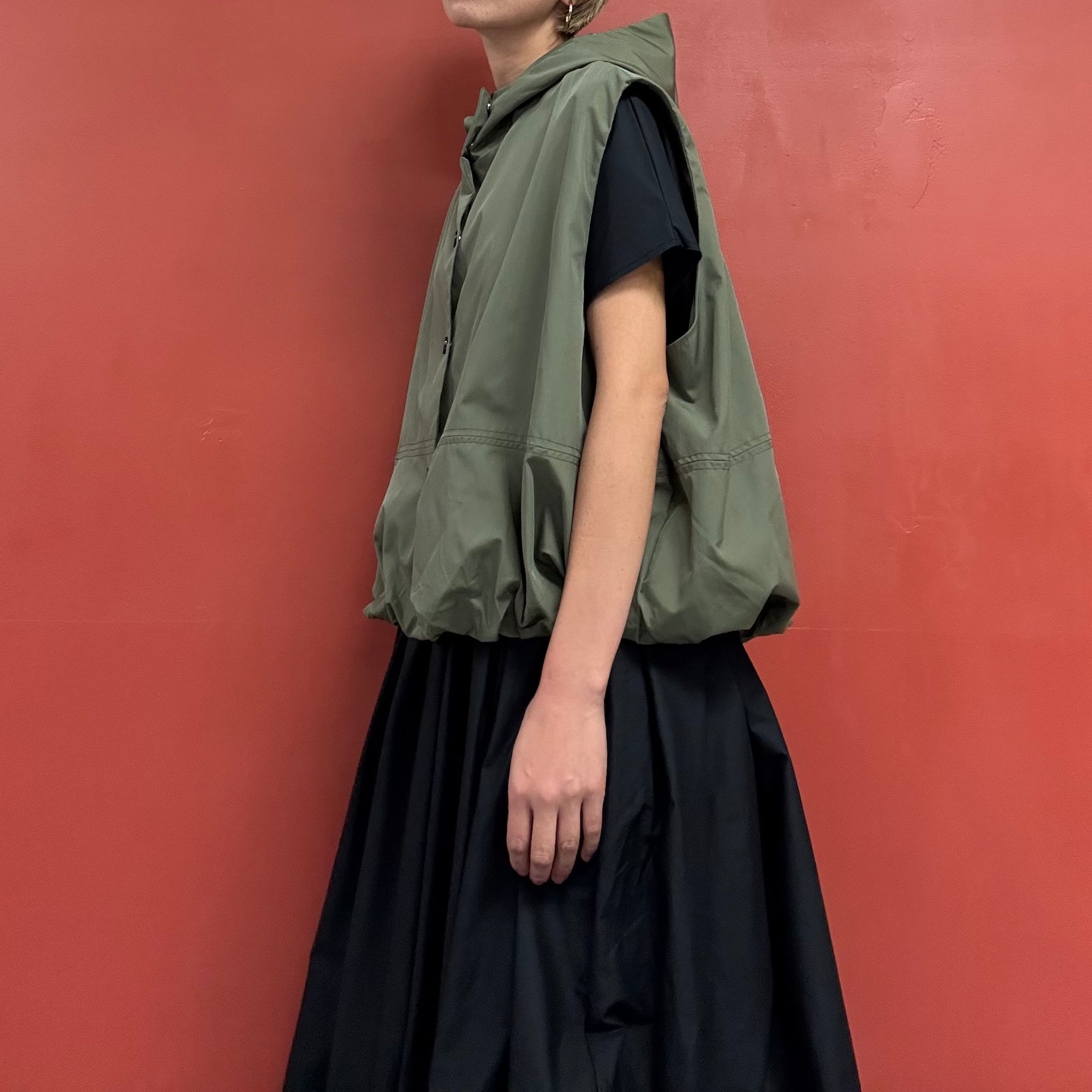 Bubble hem vest