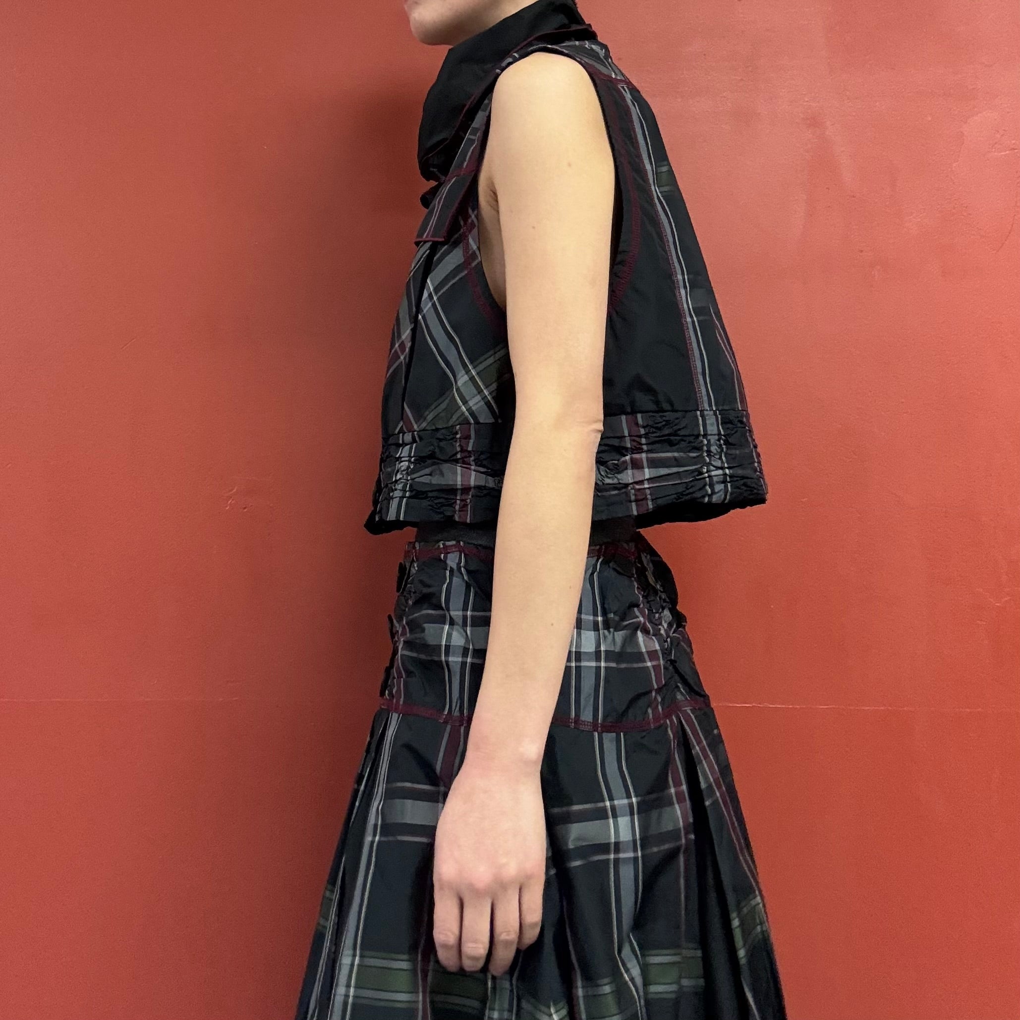90s00s taffeta cropped vest