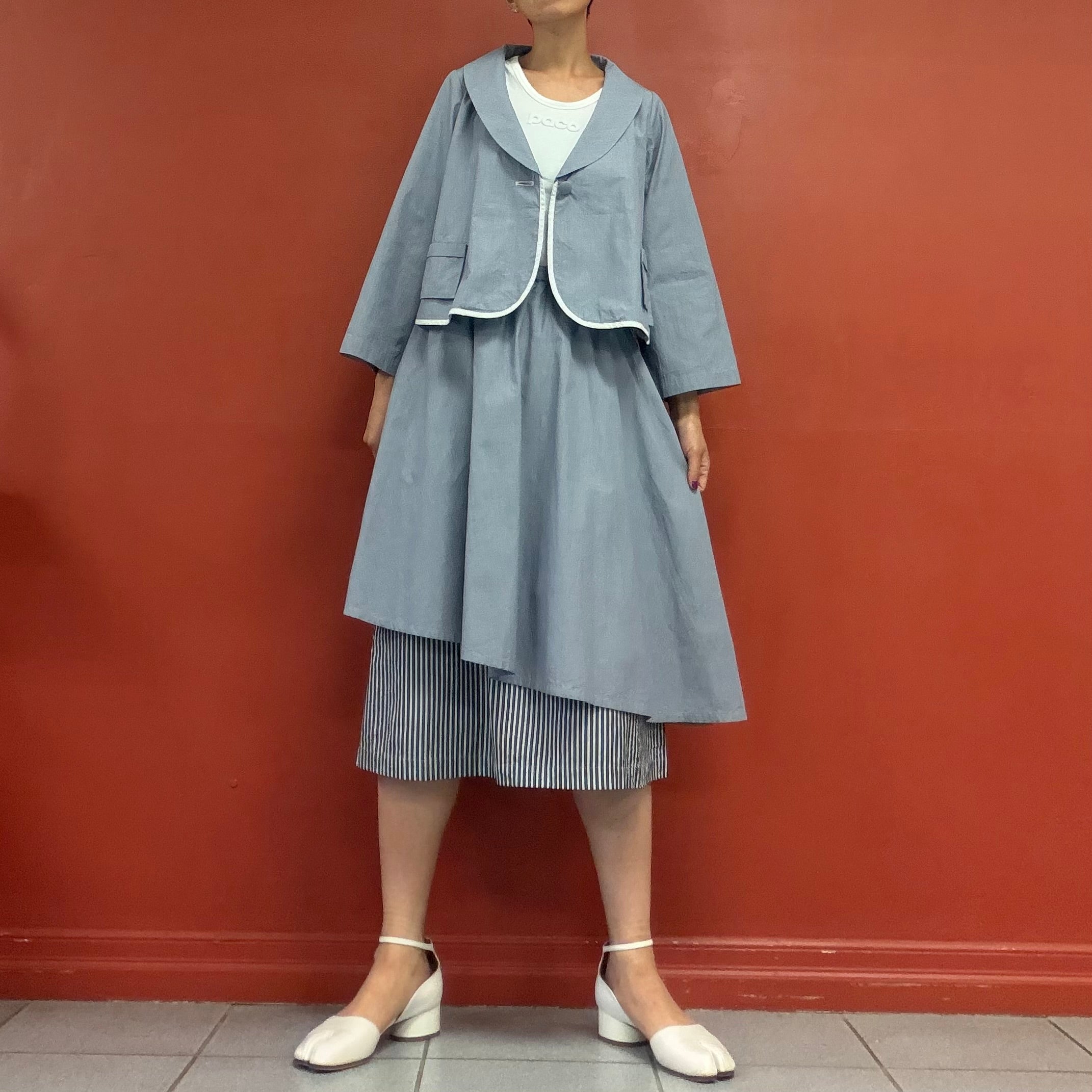 Kazuko Kitamura take off shawl collar jacket