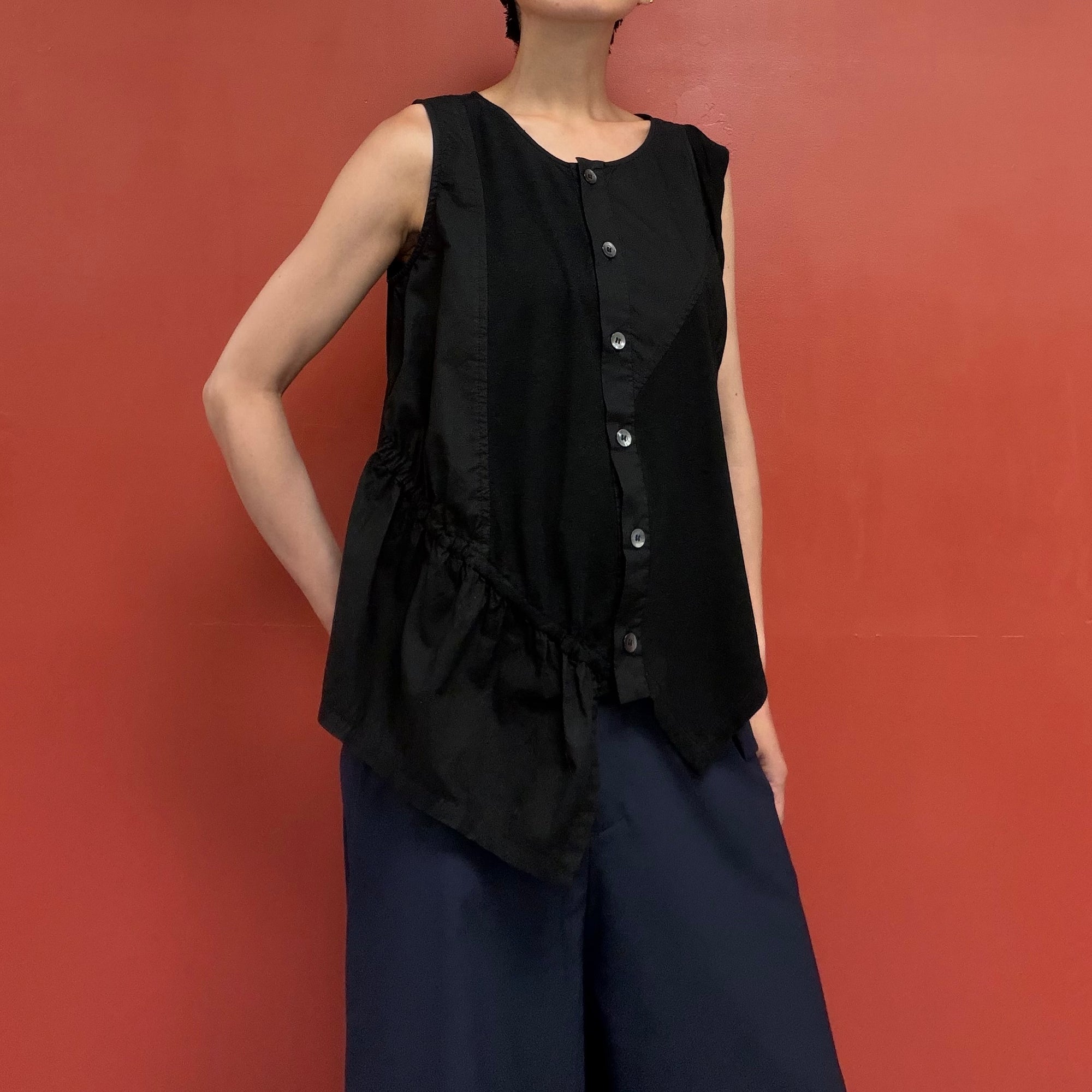 Asymmetrical gather top