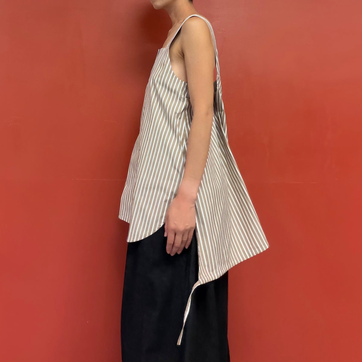 Cross back no sleeves shirt