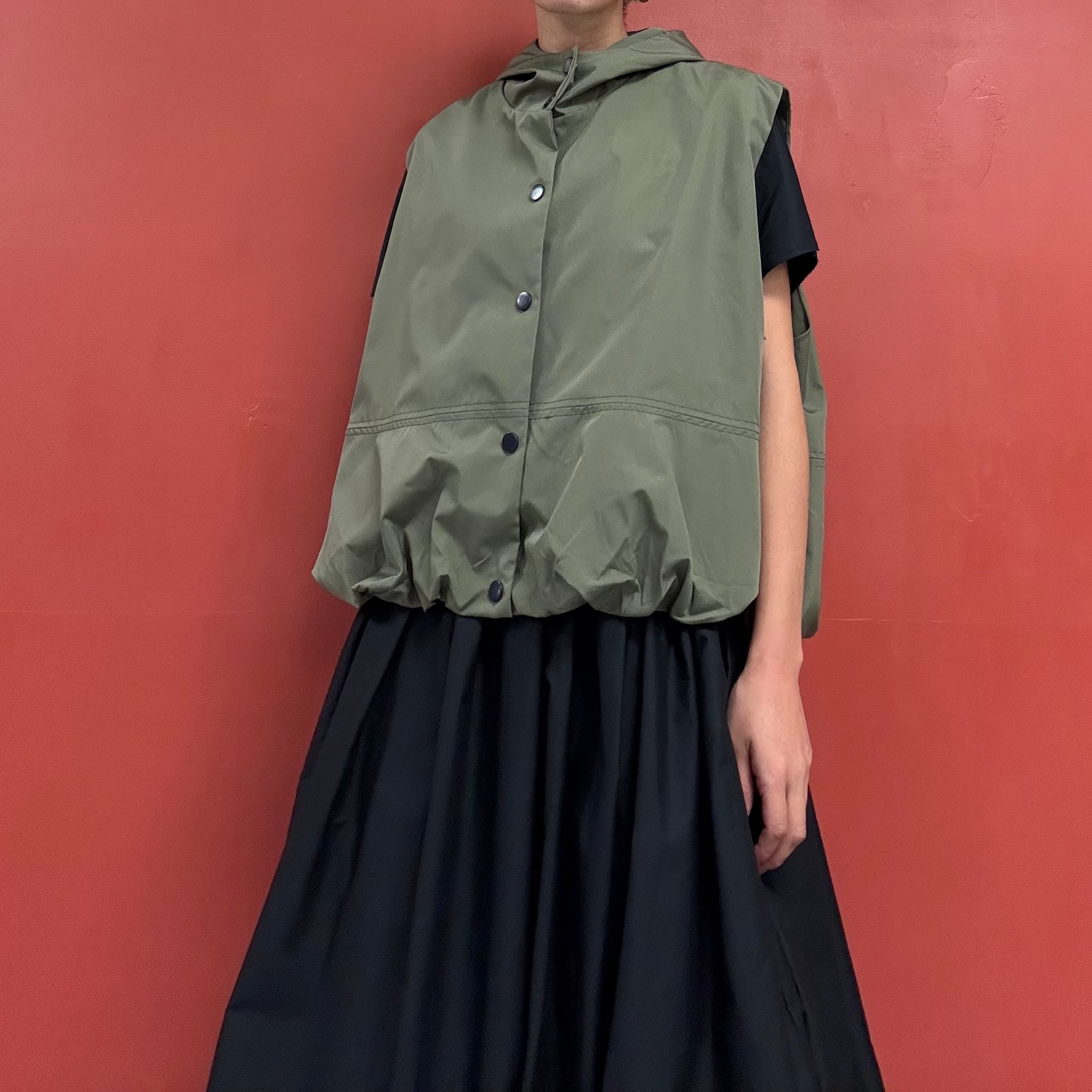 Bubble hem vest