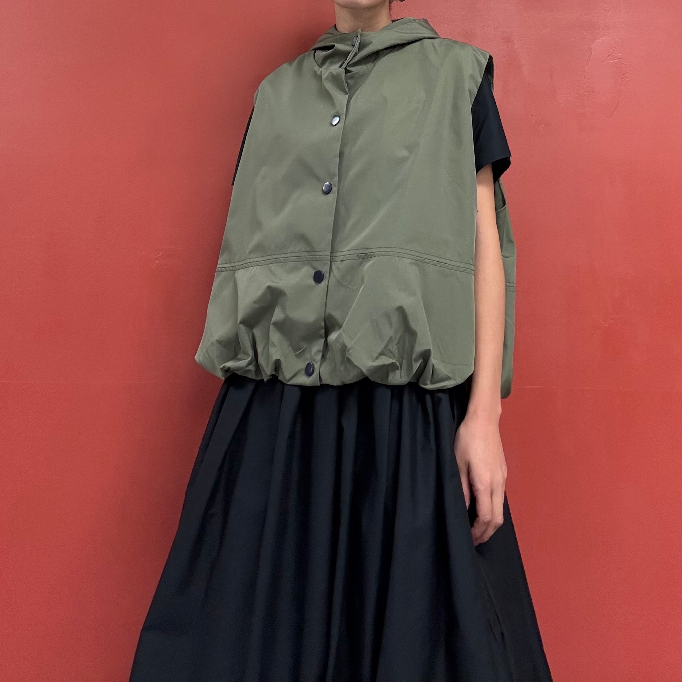 Bubble hem vest