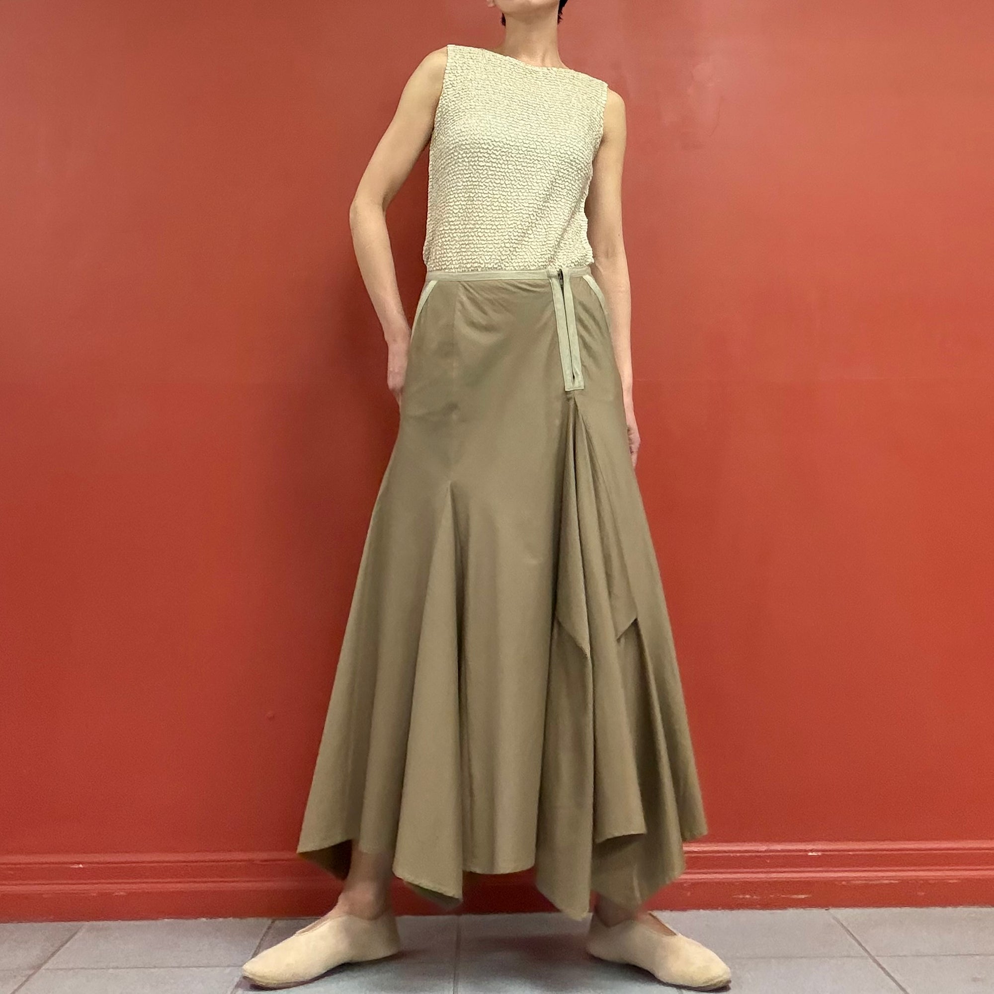 Asymmetrical skirt