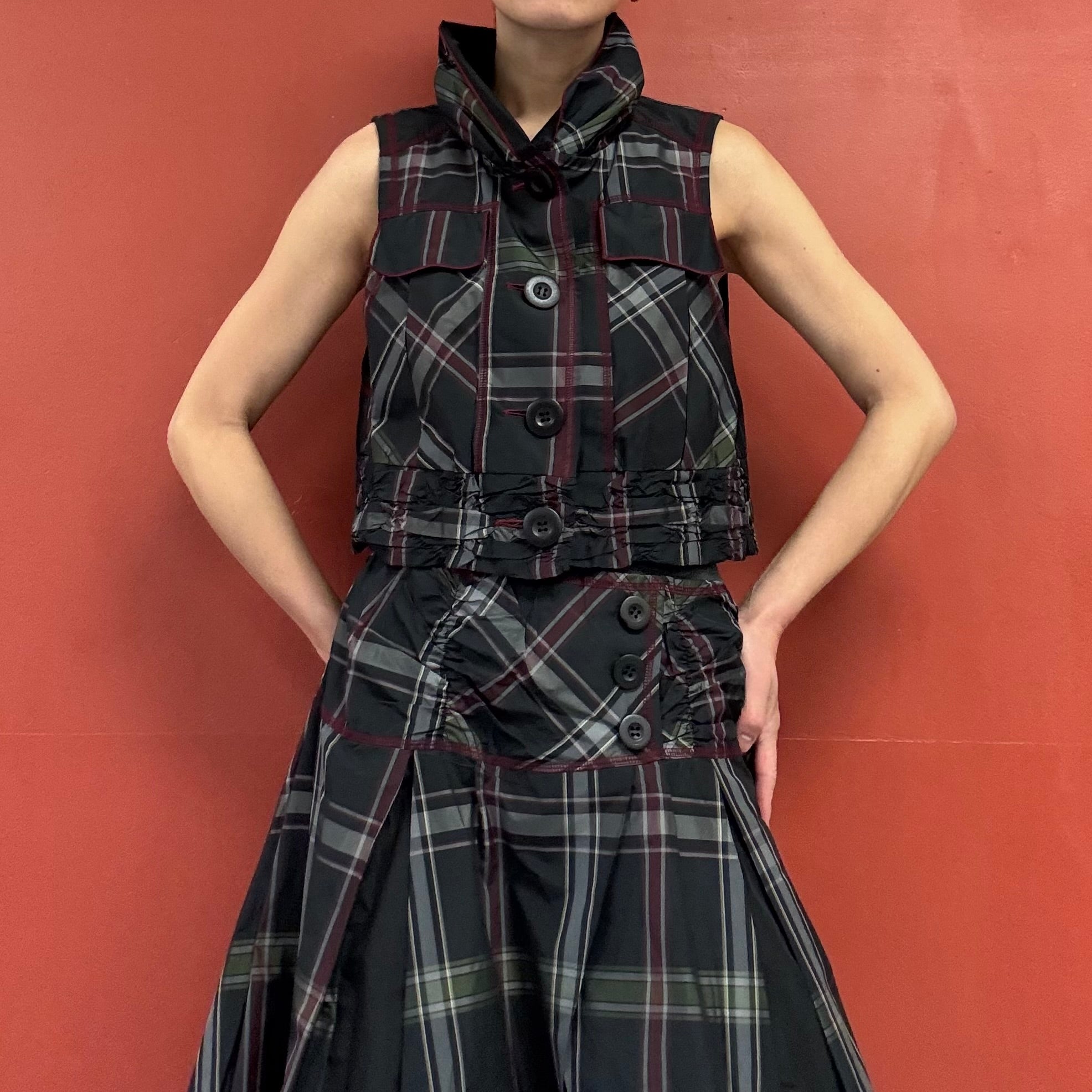 90s00s taffeta cropped vest