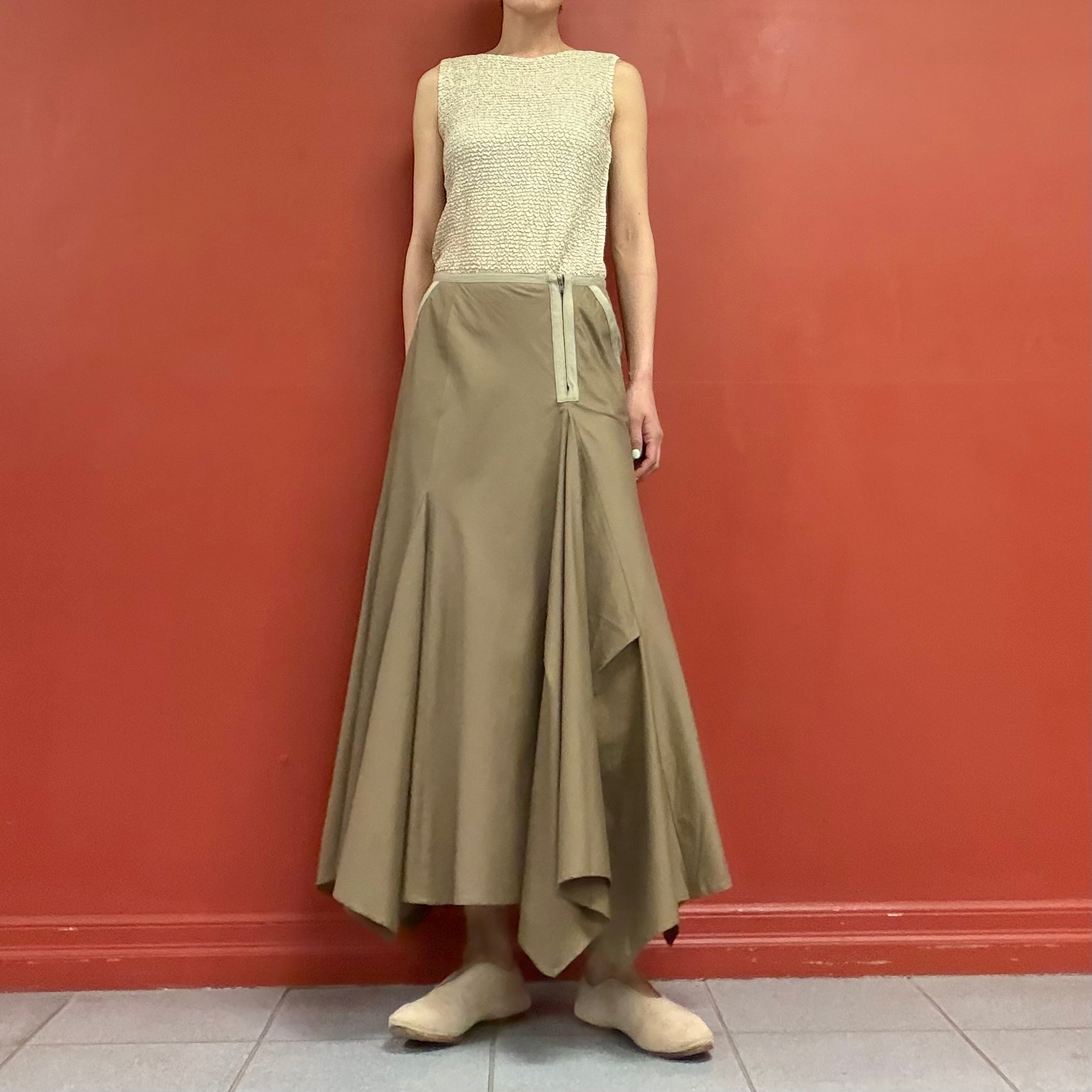 Asymmetrical skirt