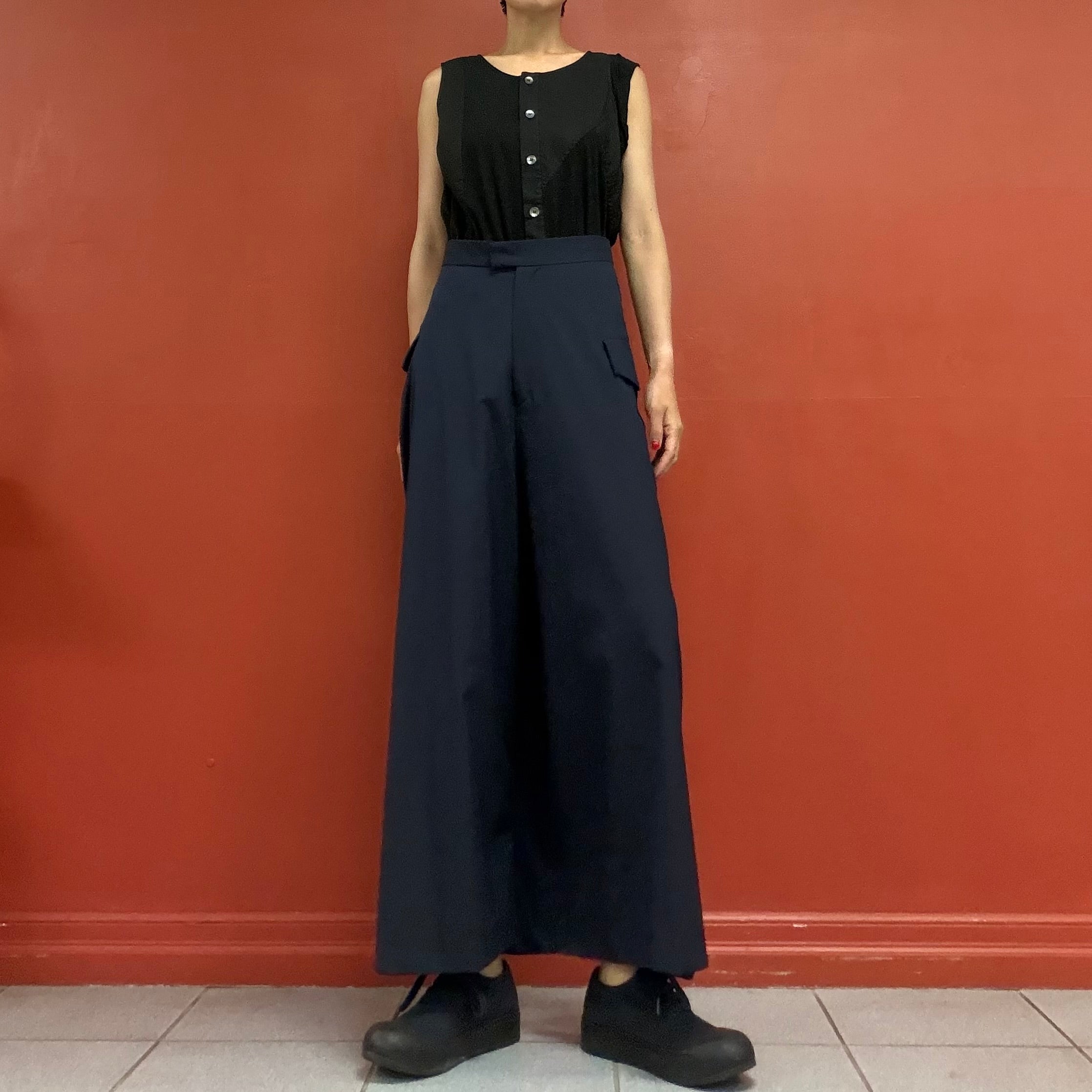 Shifted balance pants