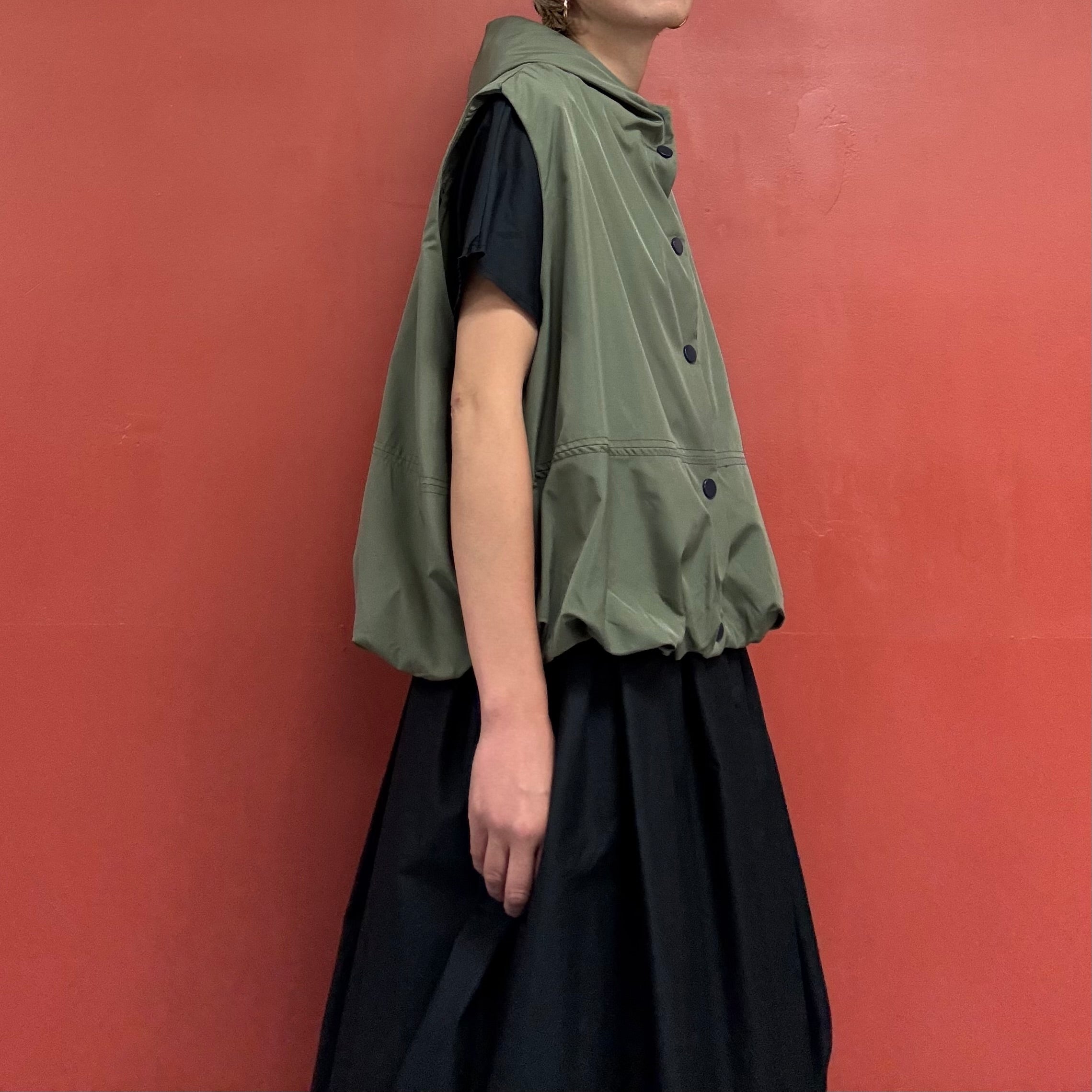Bubble hem vest