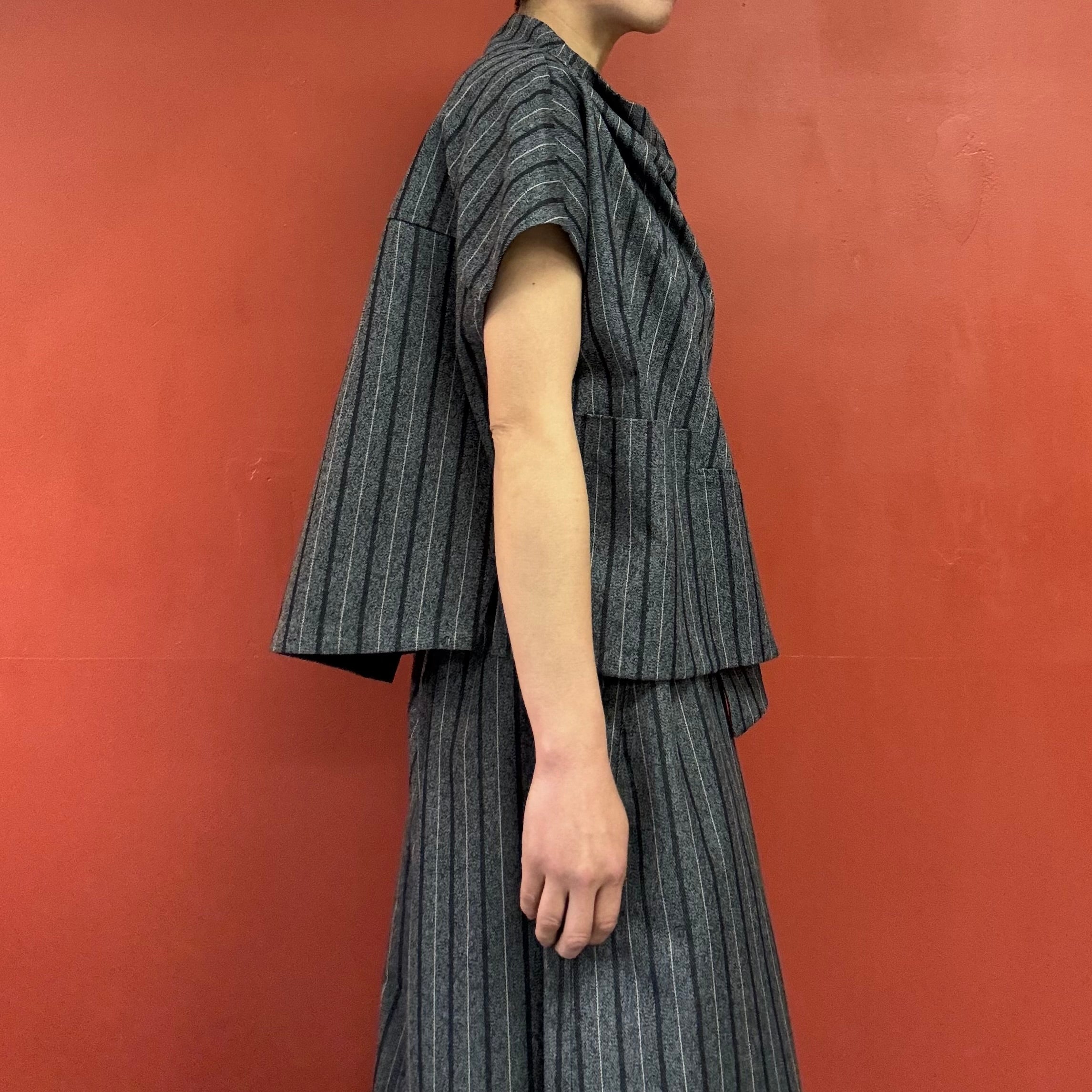 ME FU Open Back Strips Vest