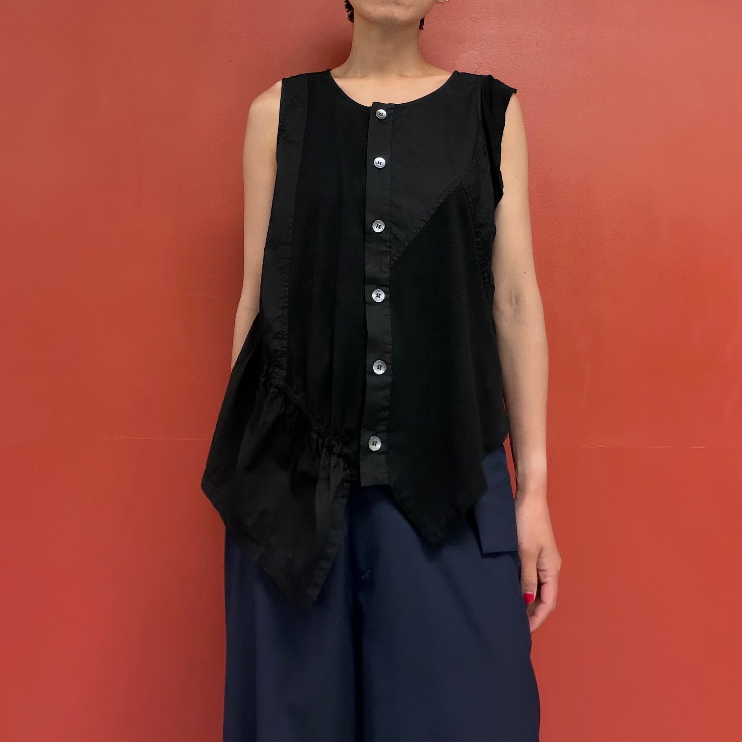 Asymmetrical gather top