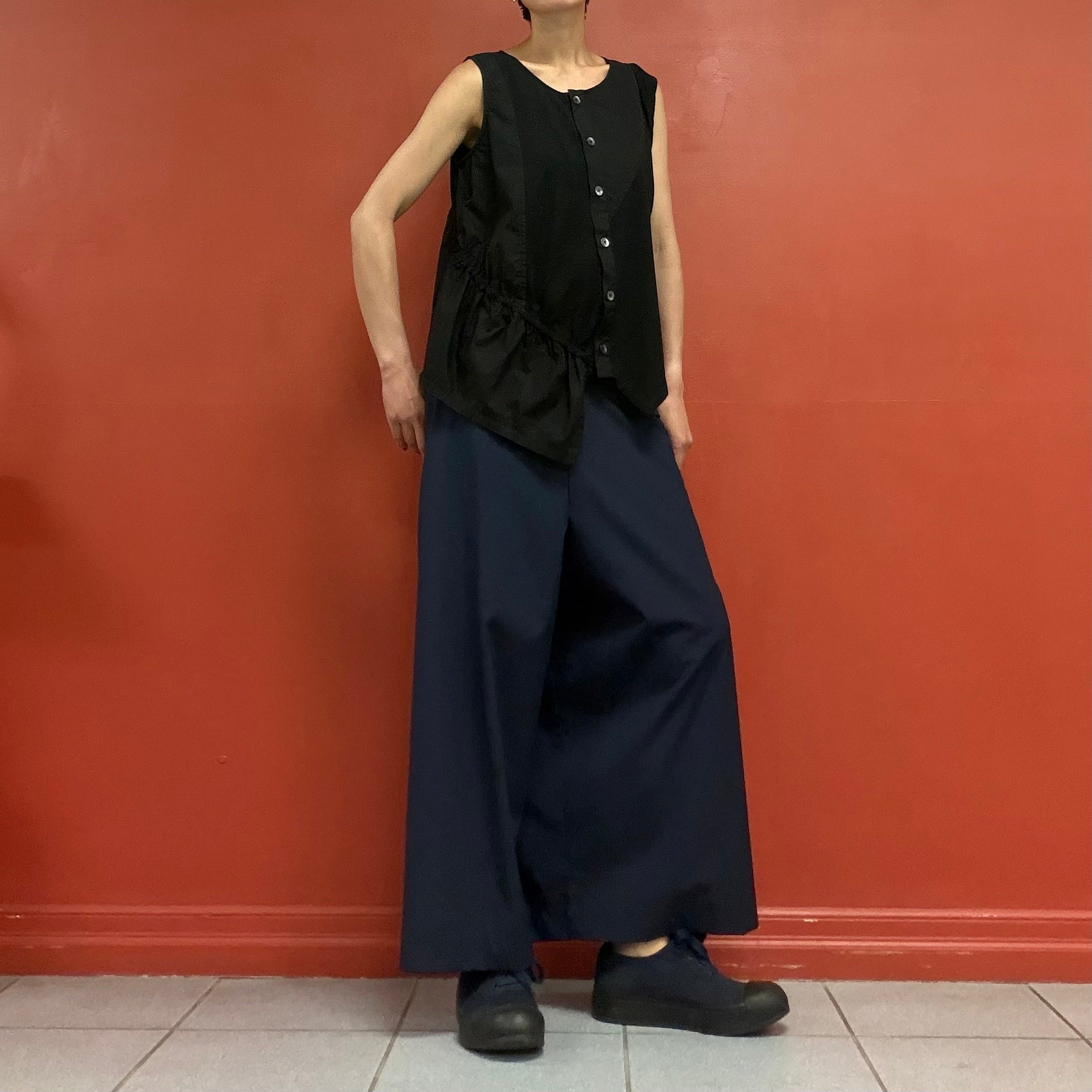 Asymmetrical gather top