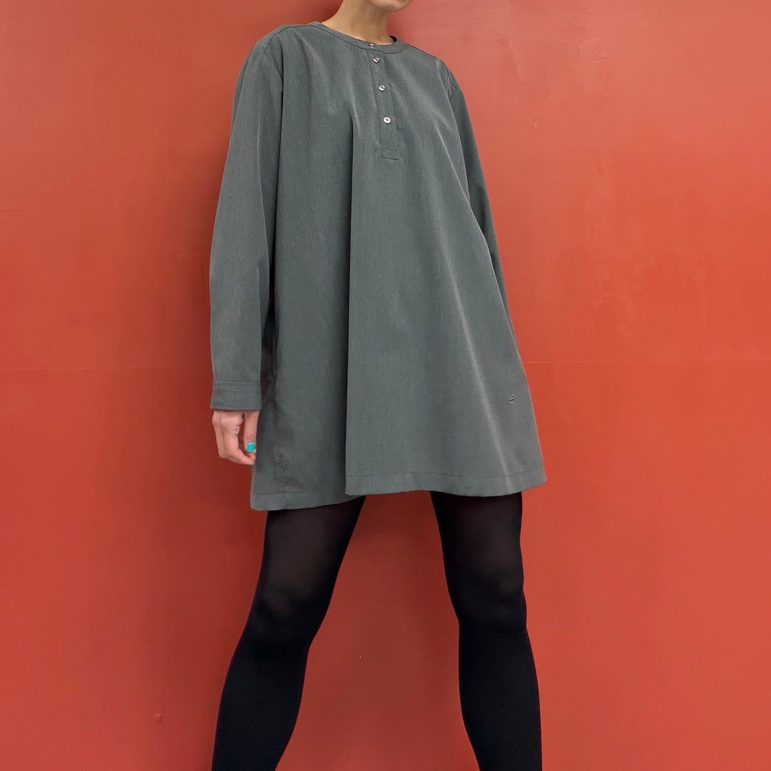 No collar shirt