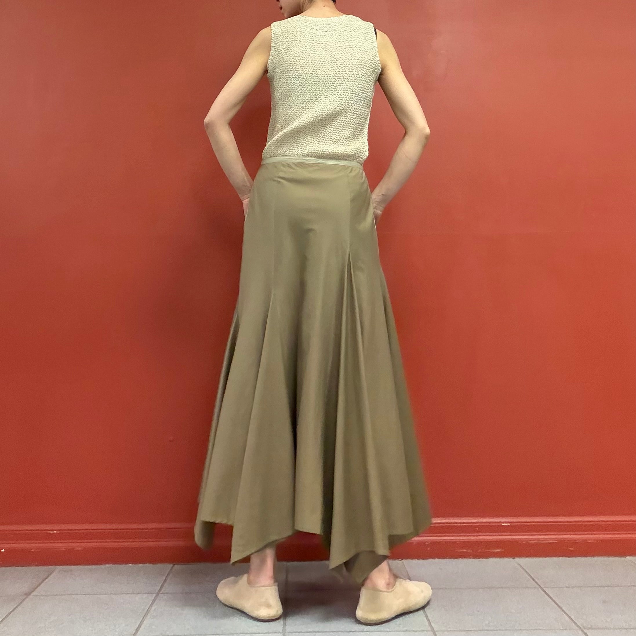 Asymmetrical skirt