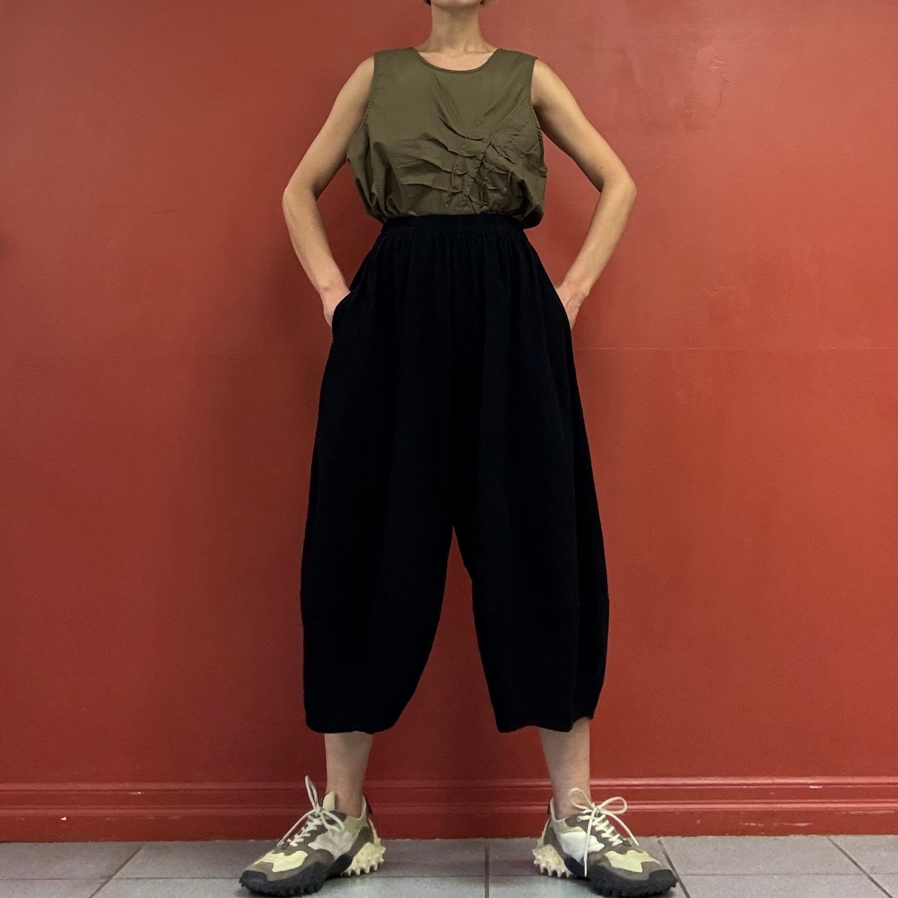 Wide cropped pants