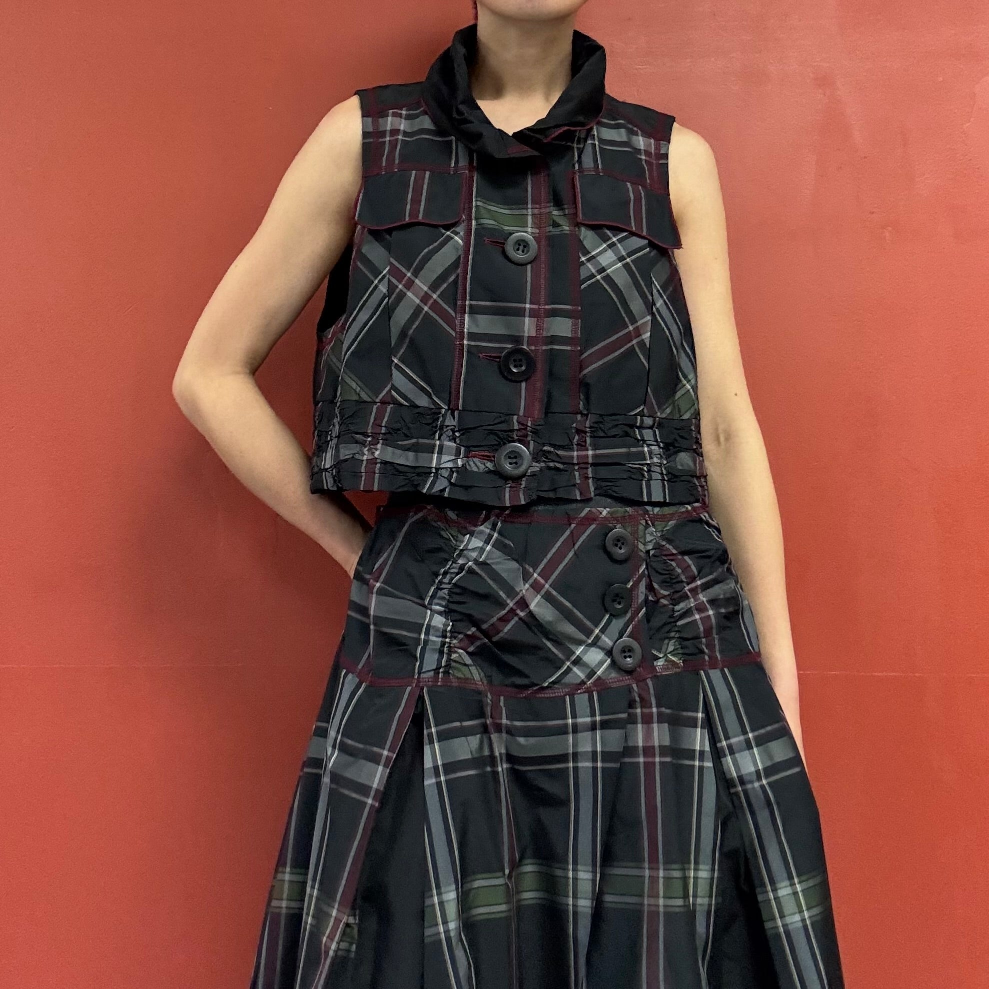 90s00s taffeta cropped vest