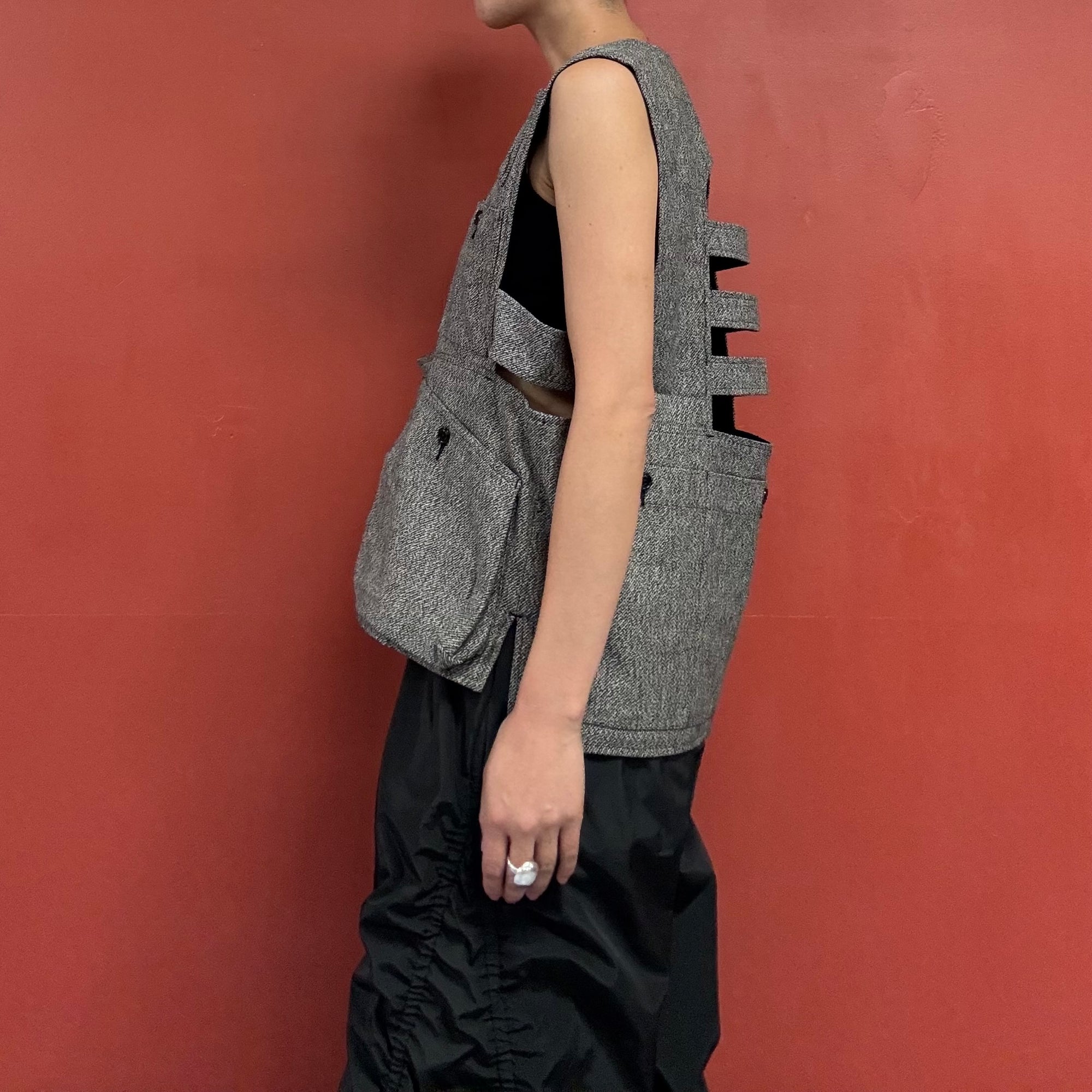AÏE vest