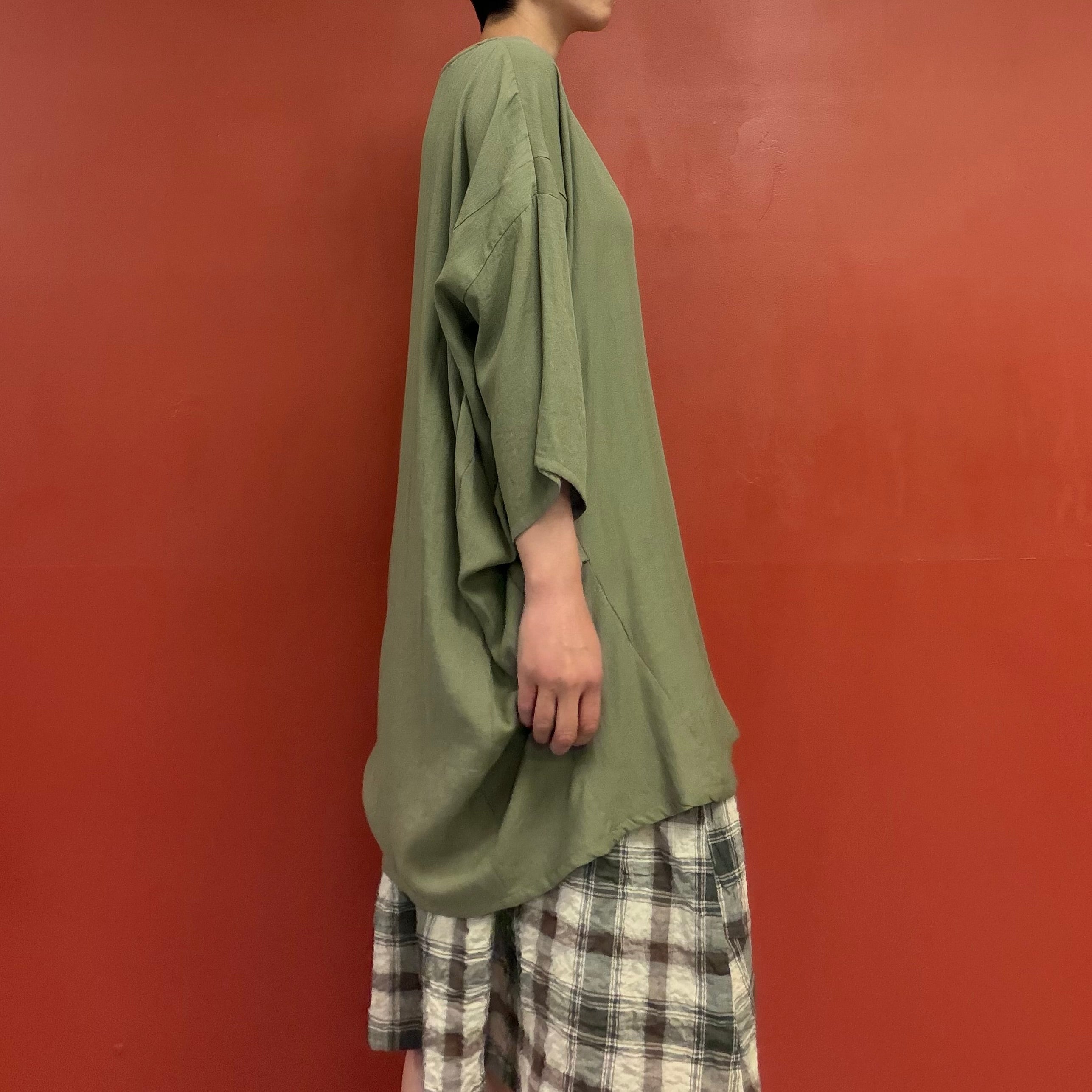 Dolman sleeves shirt