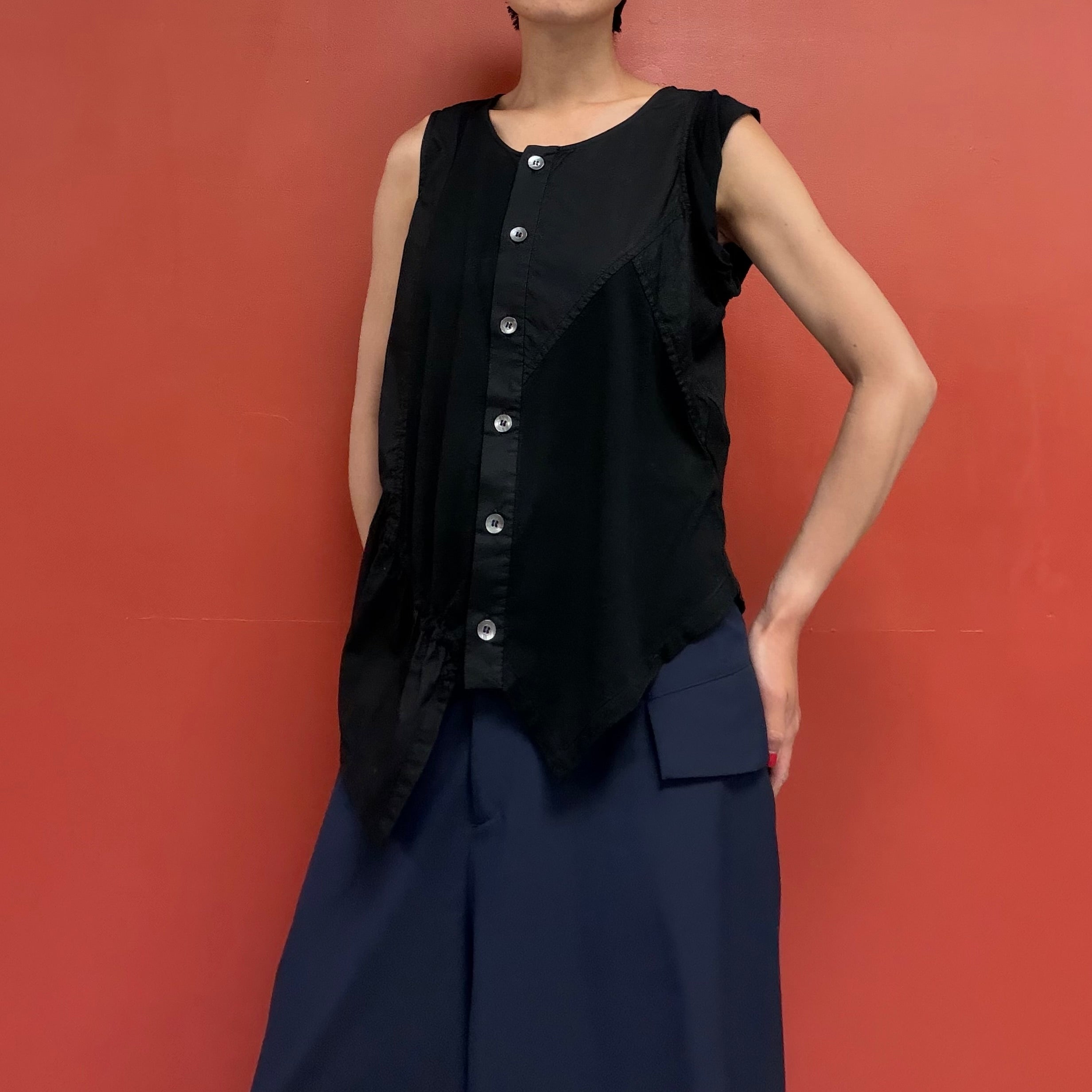 Asymmetrical gather top