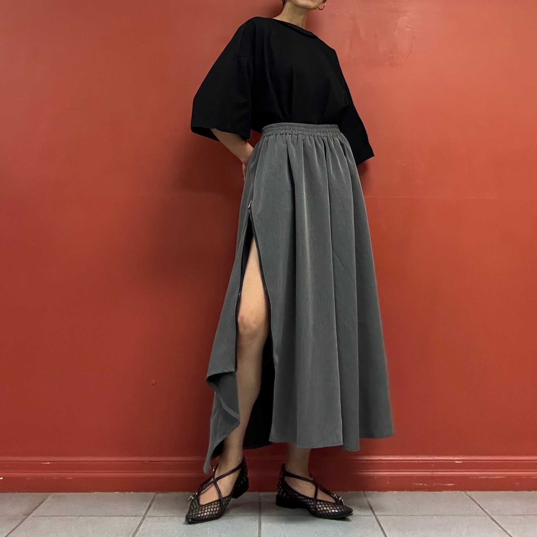 Side zipper skirt