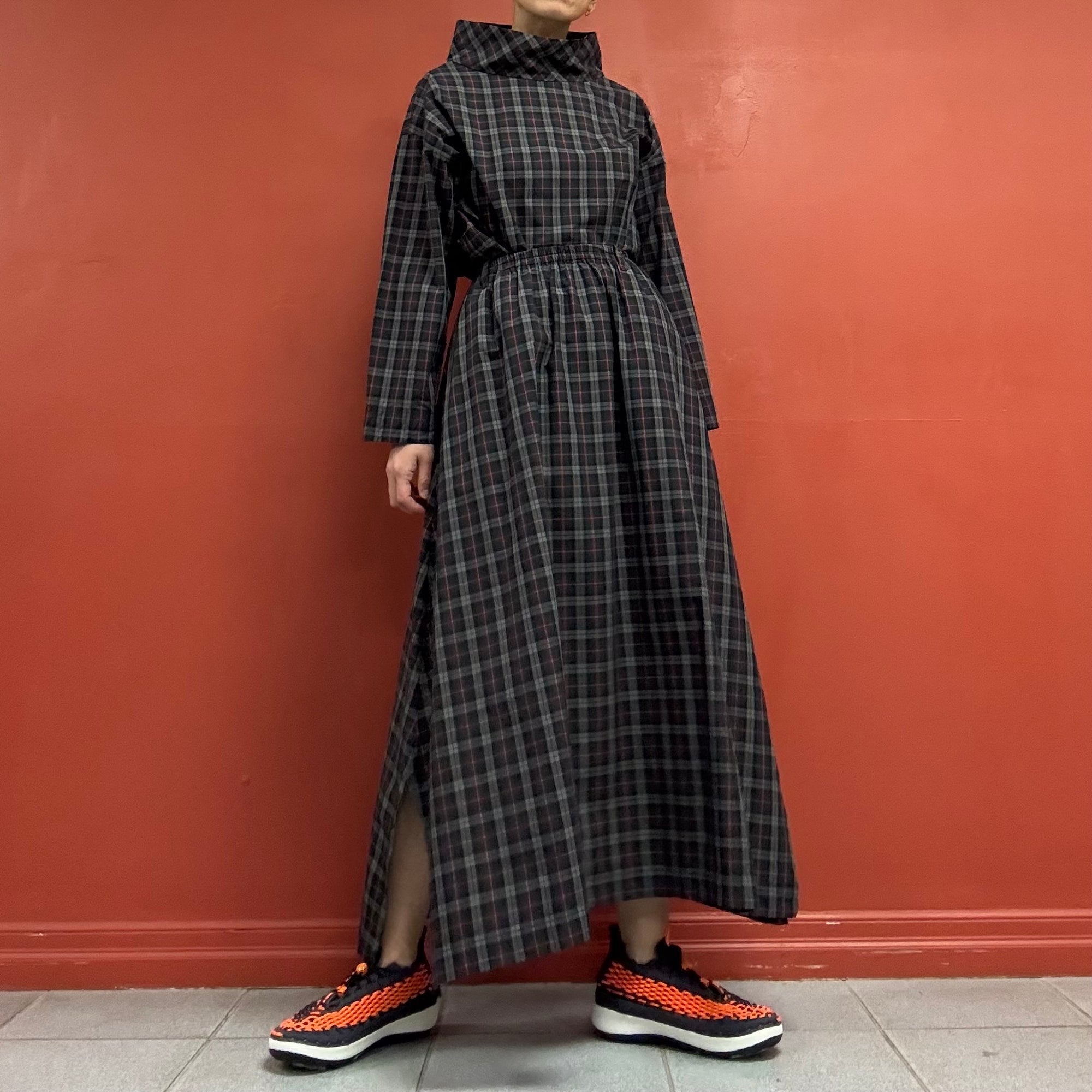 bi:-eks Side Slits Skirt