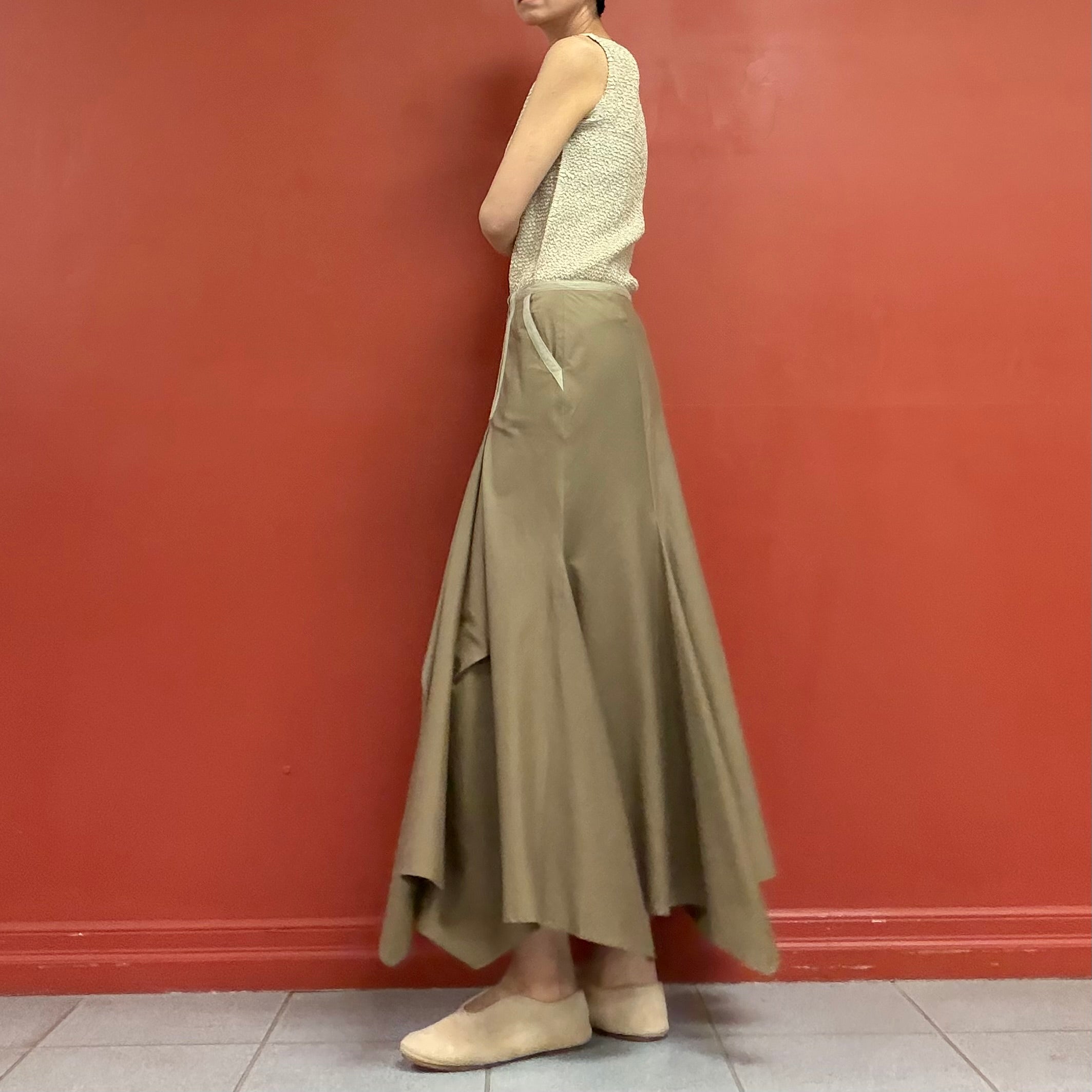 Asymmetrical skirt