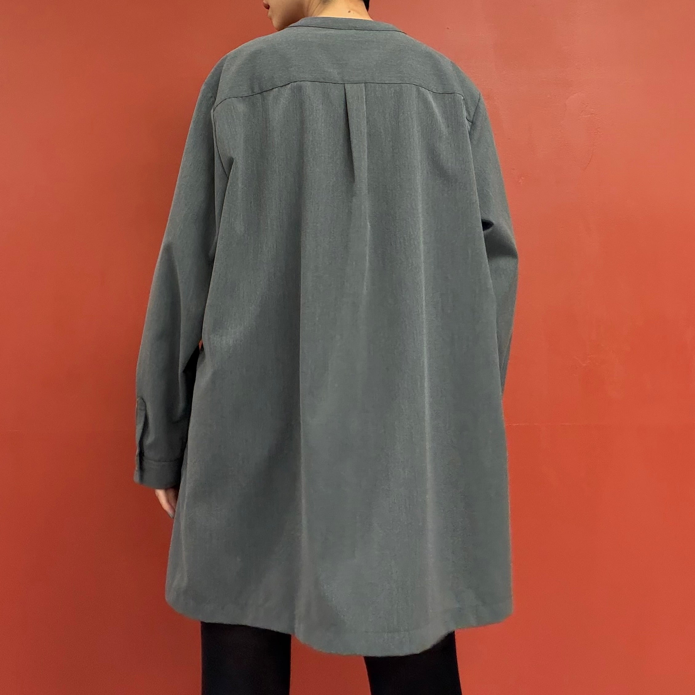 No collar shirt