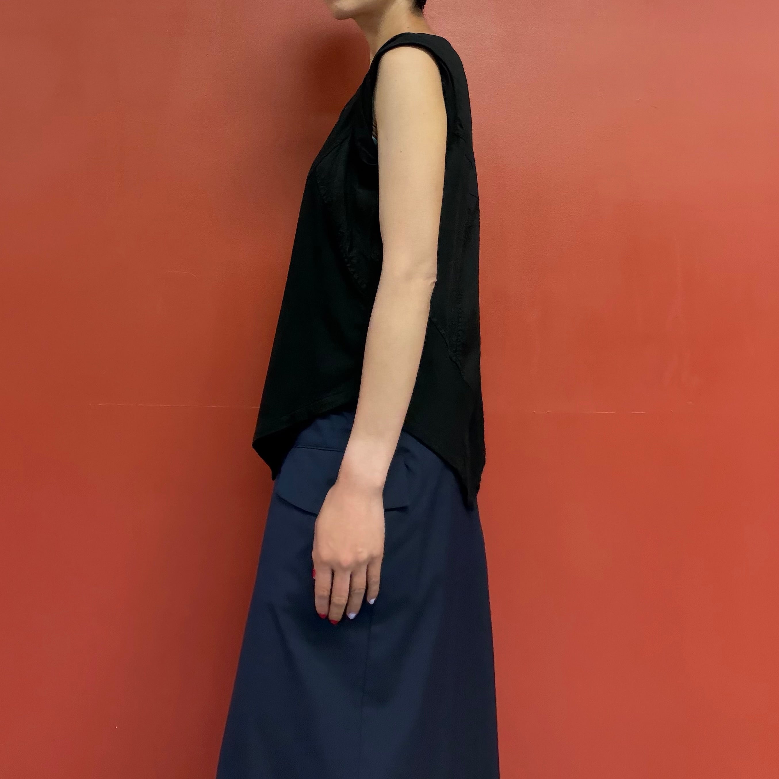 Asymmetrical gather top