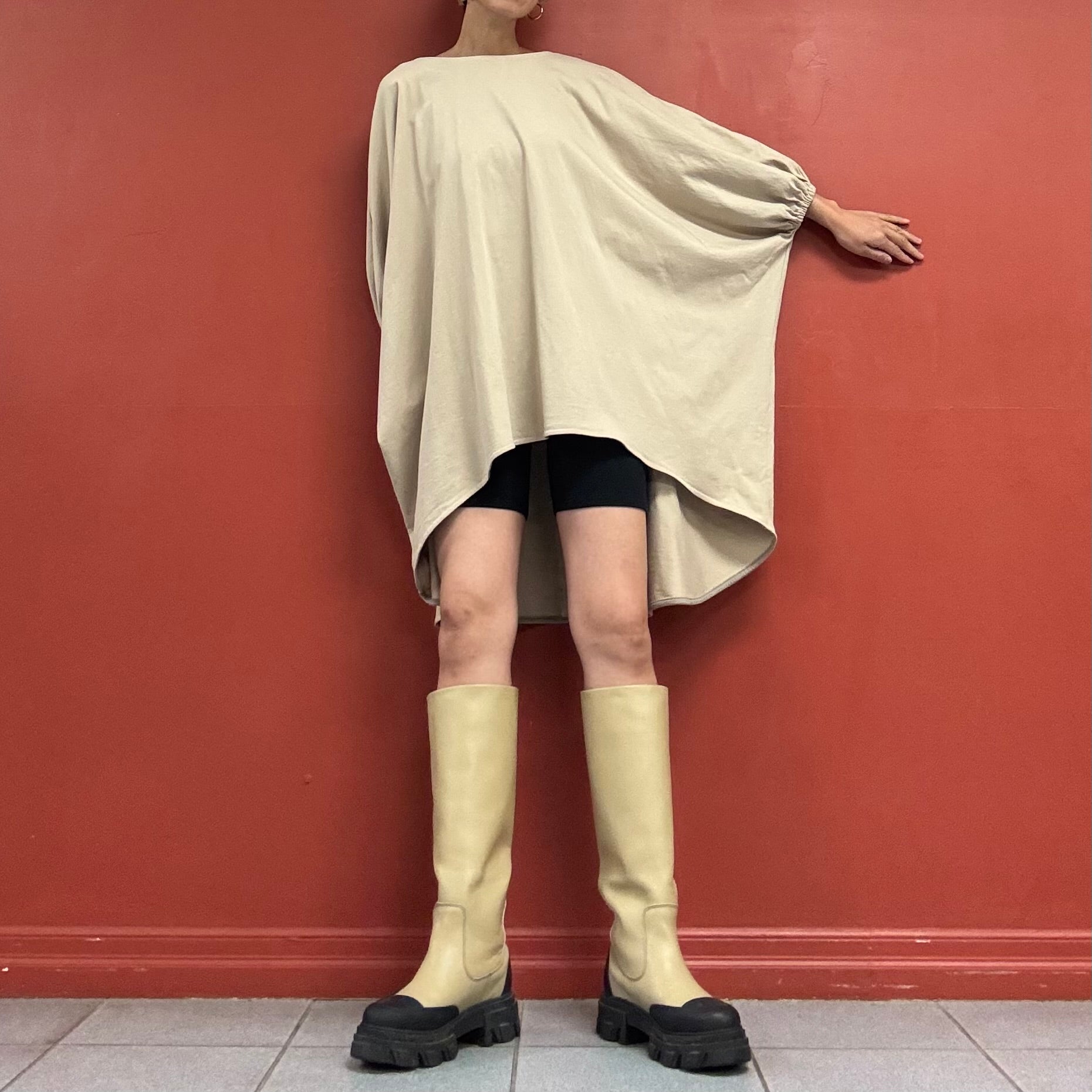 Relaxed dolman sleeves top