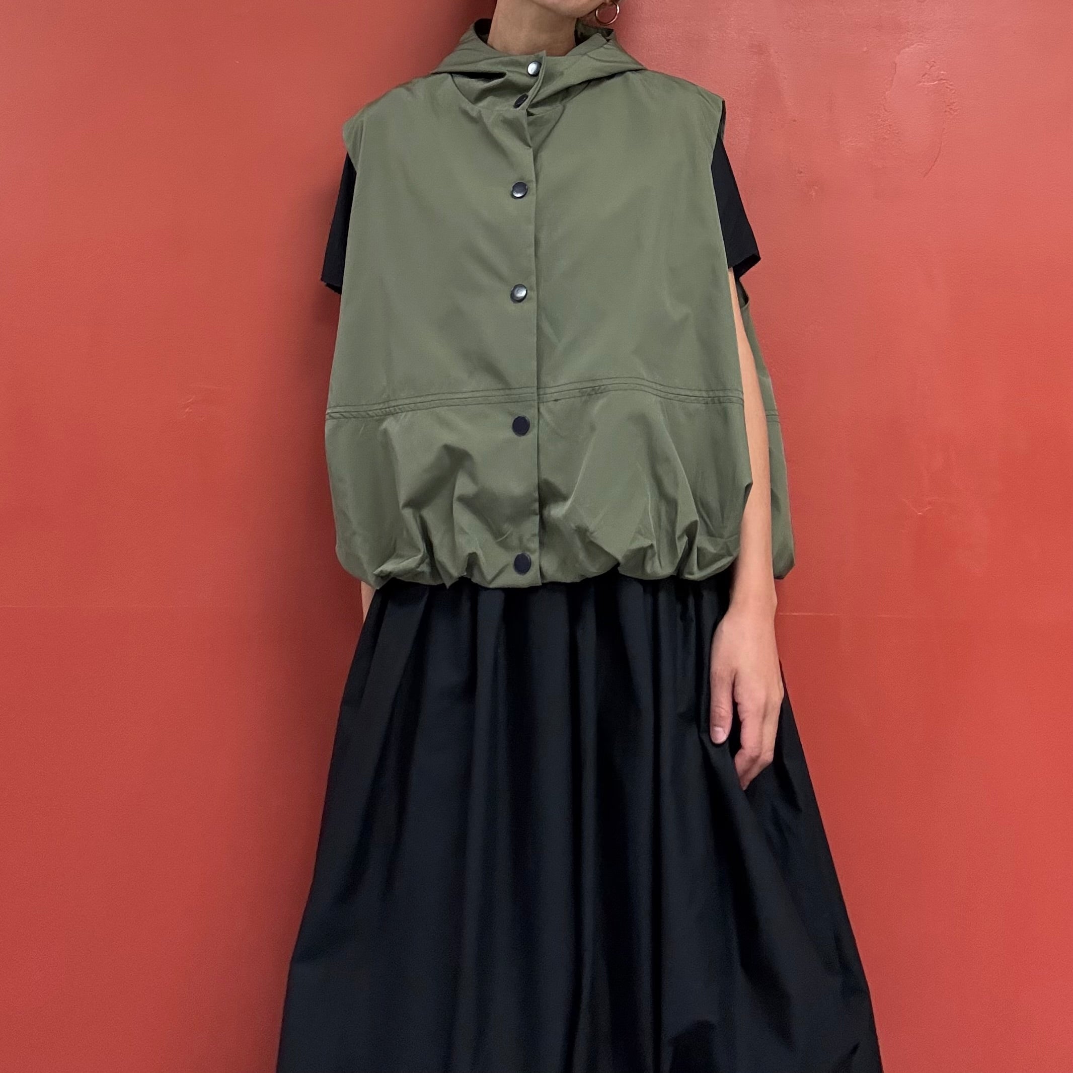 Bubble hem vest