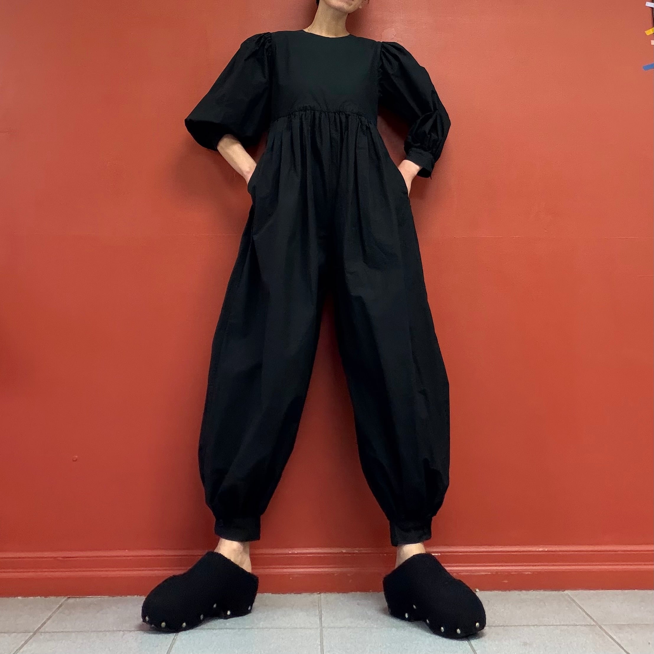 Jumpsuit with puffy sleeves