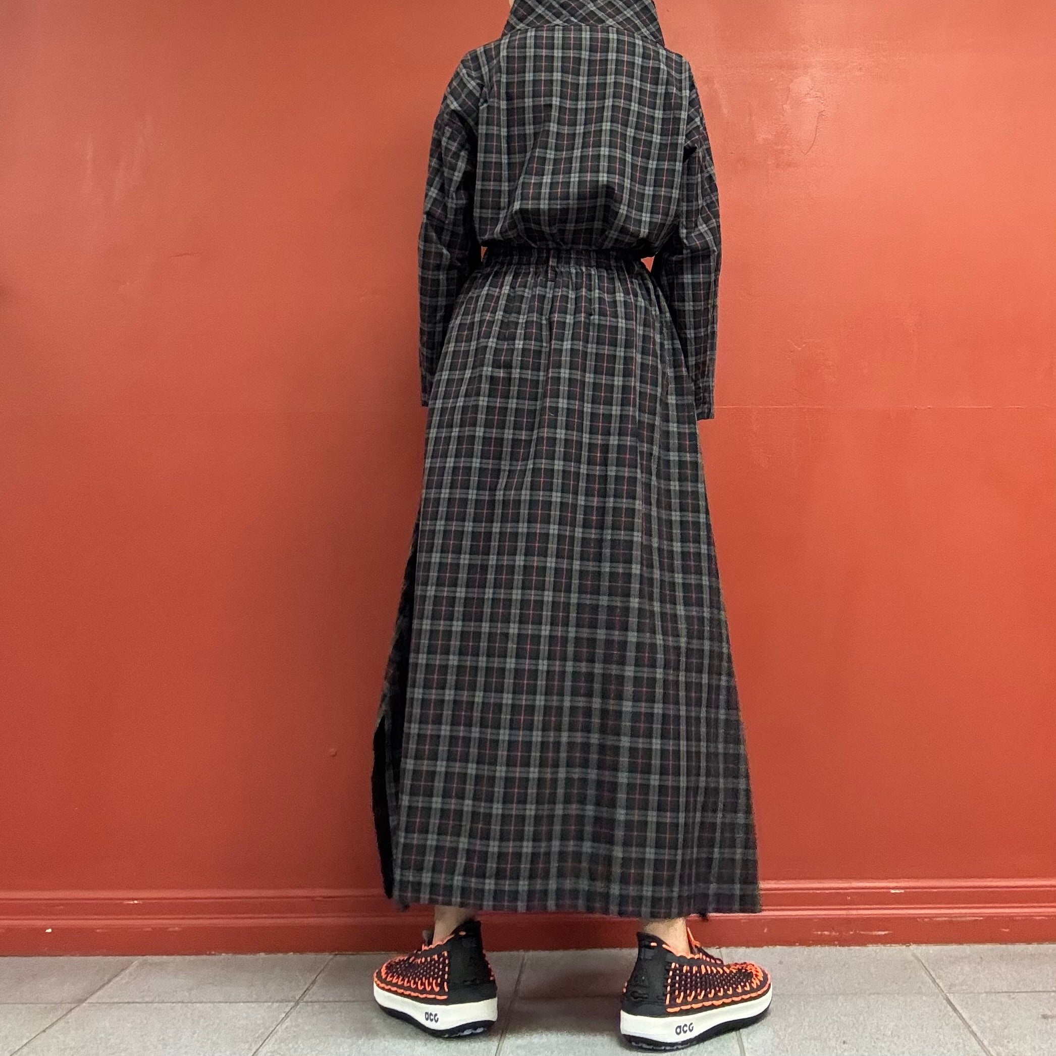 bi:-eks Side Slits Skirt