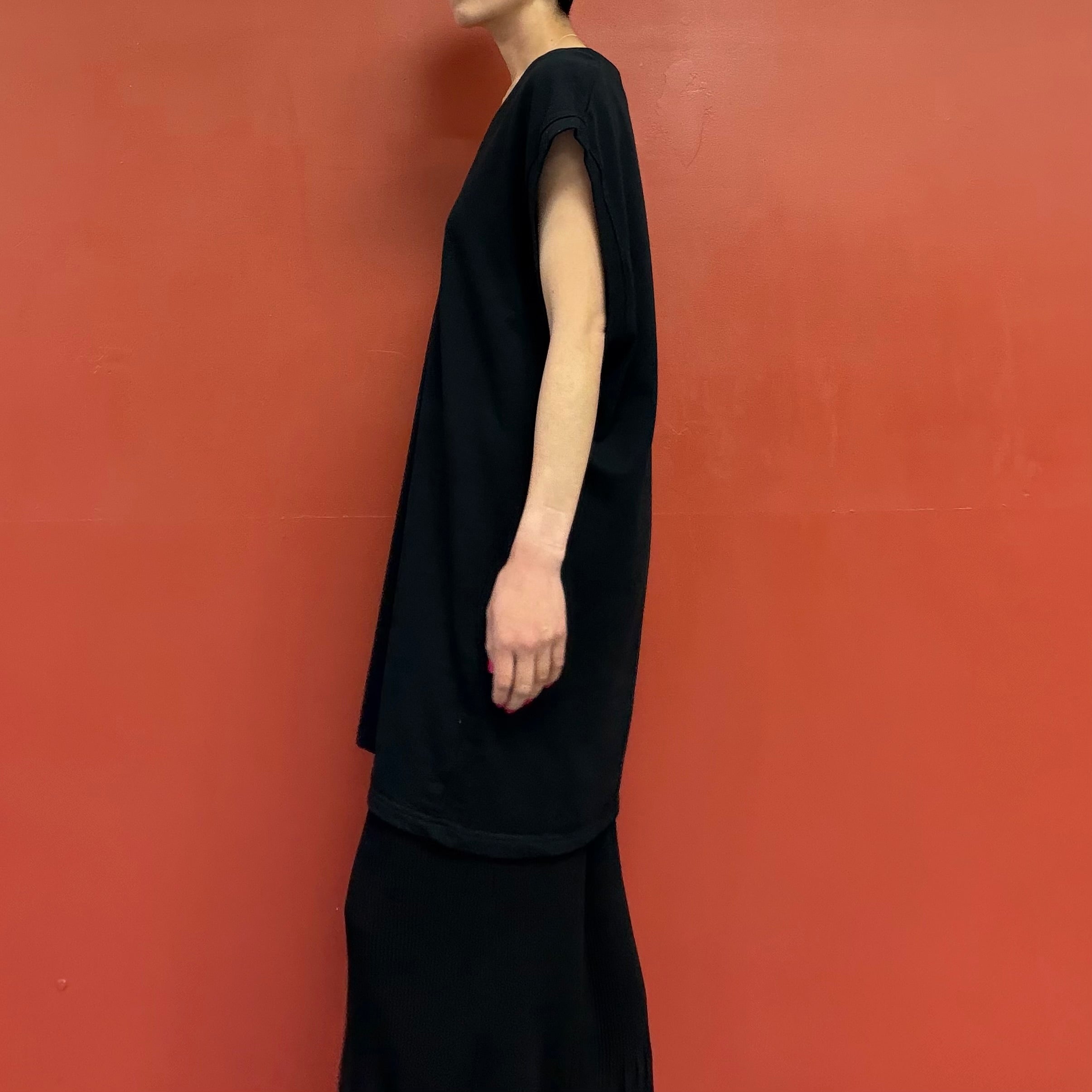 Oversized no sleeves top
