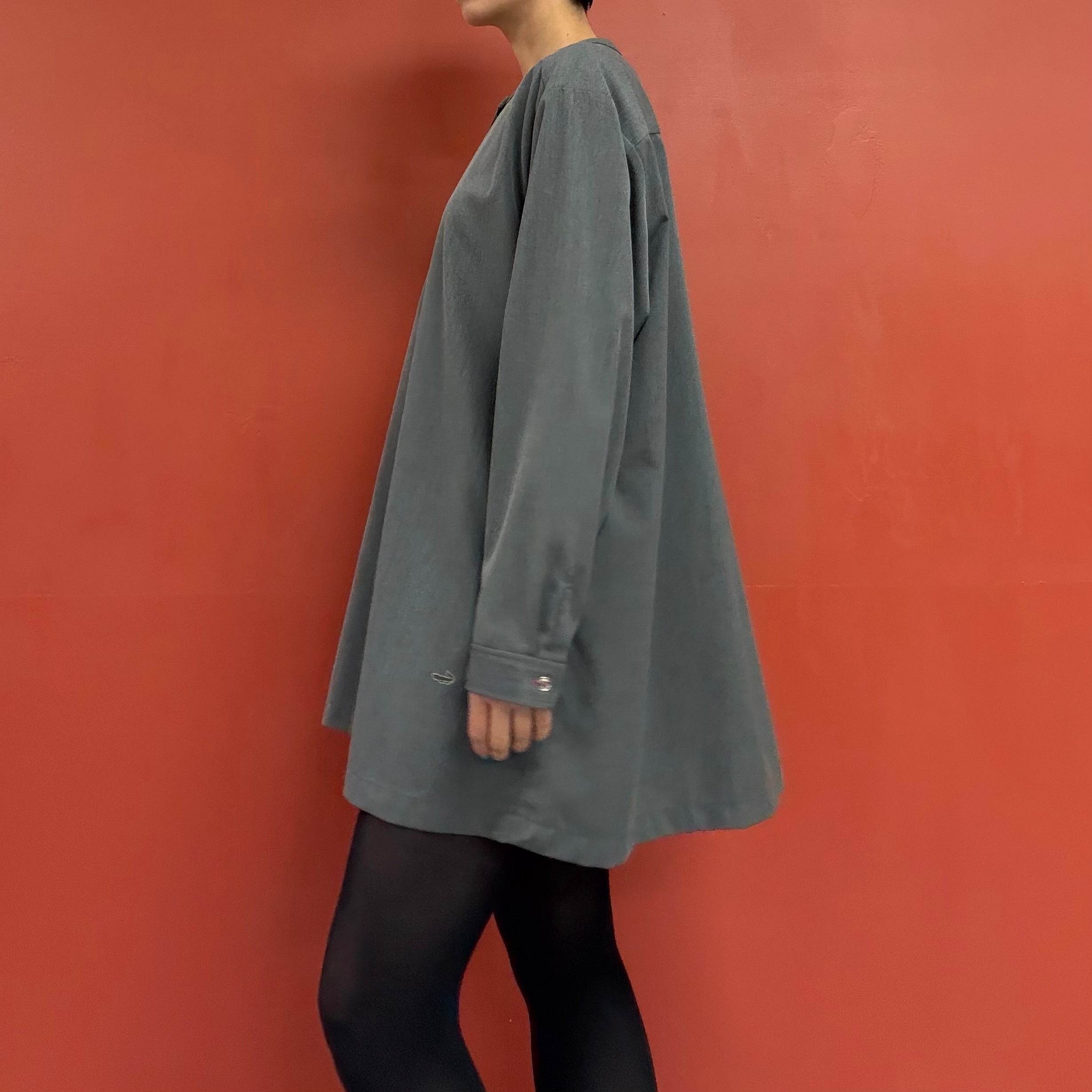 No collar shirt