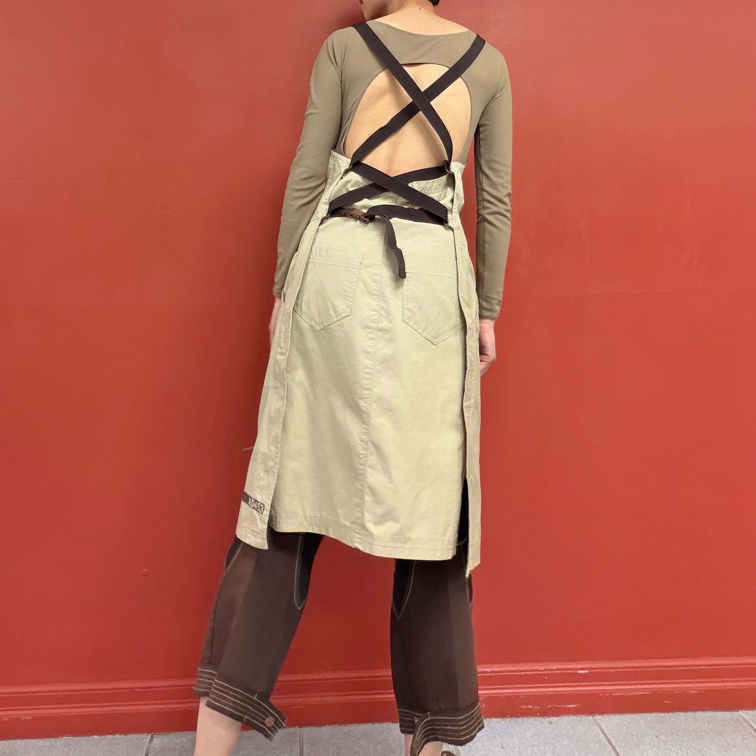 BA-TSU CLUB Cross-Back Utility Apron Skirt