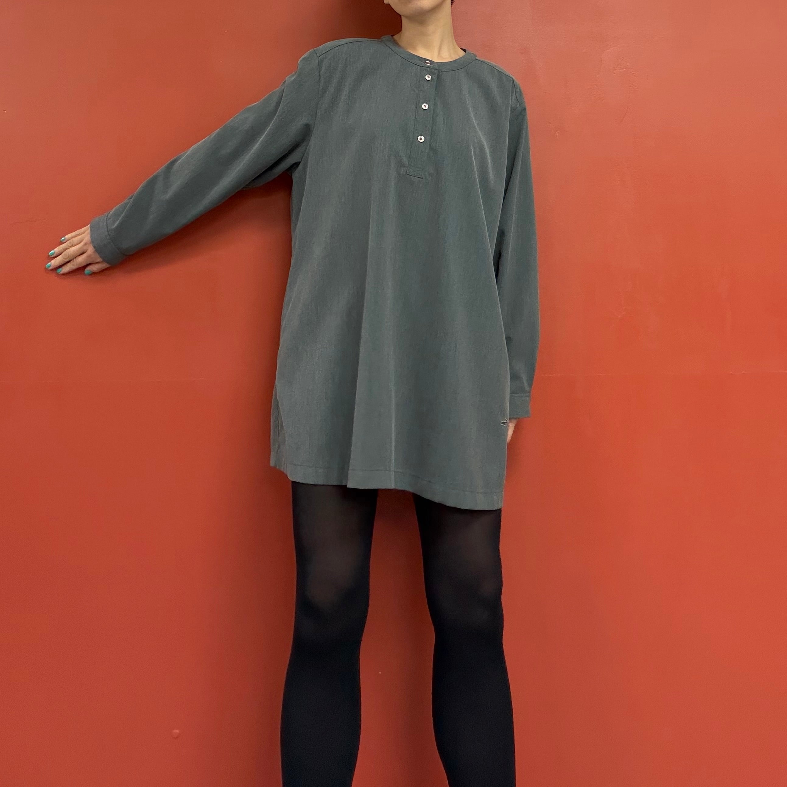 No collar shirt