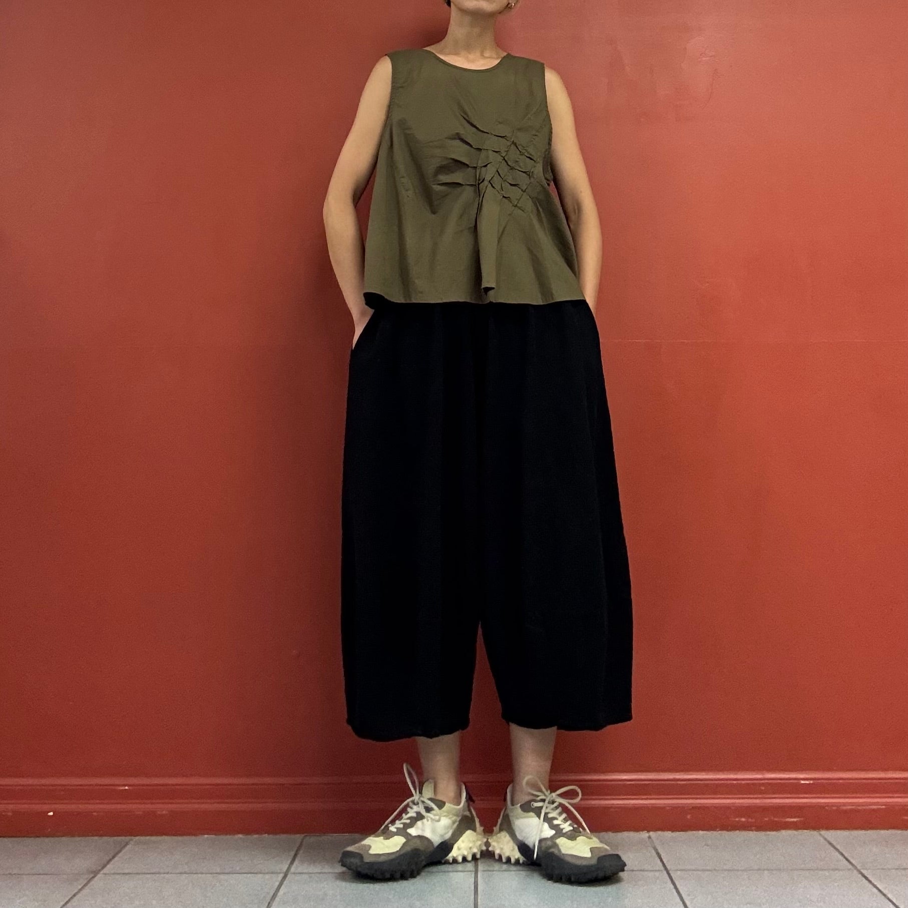 Wide cropped pants
