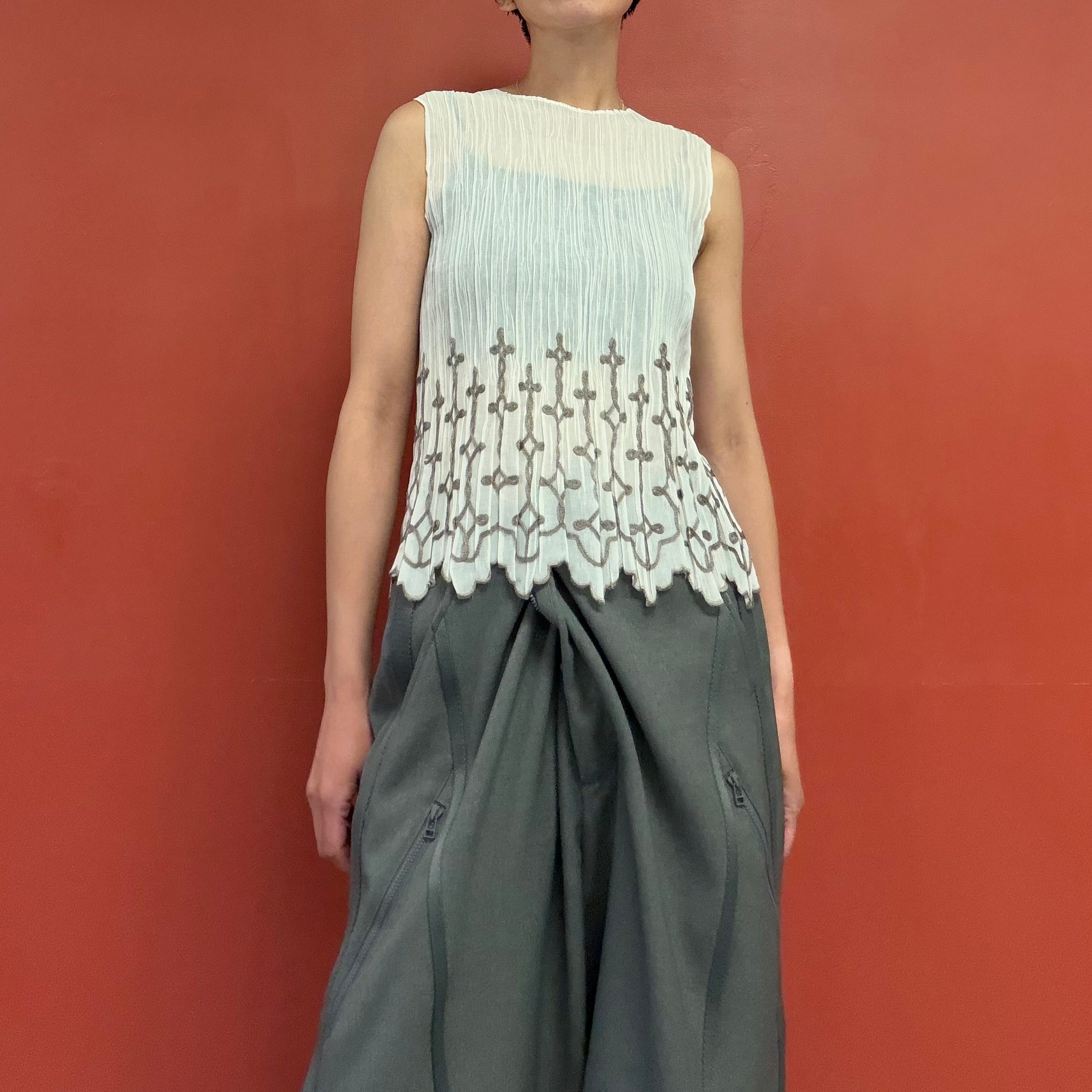 Embroidered pleated Top